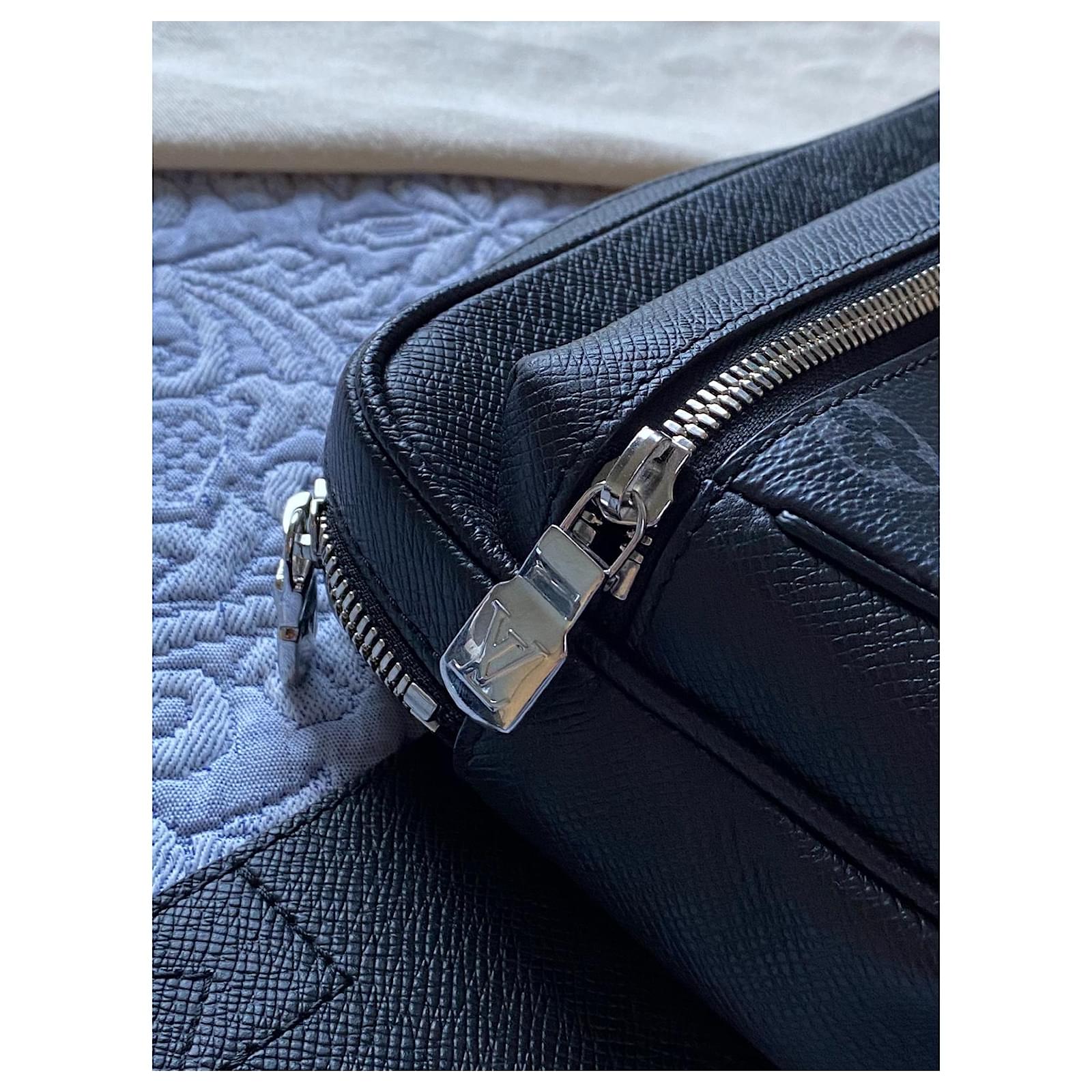 Louis Vuitton Taïgarama belt bag Black Grey Leather ref.350709 - Joli Closet