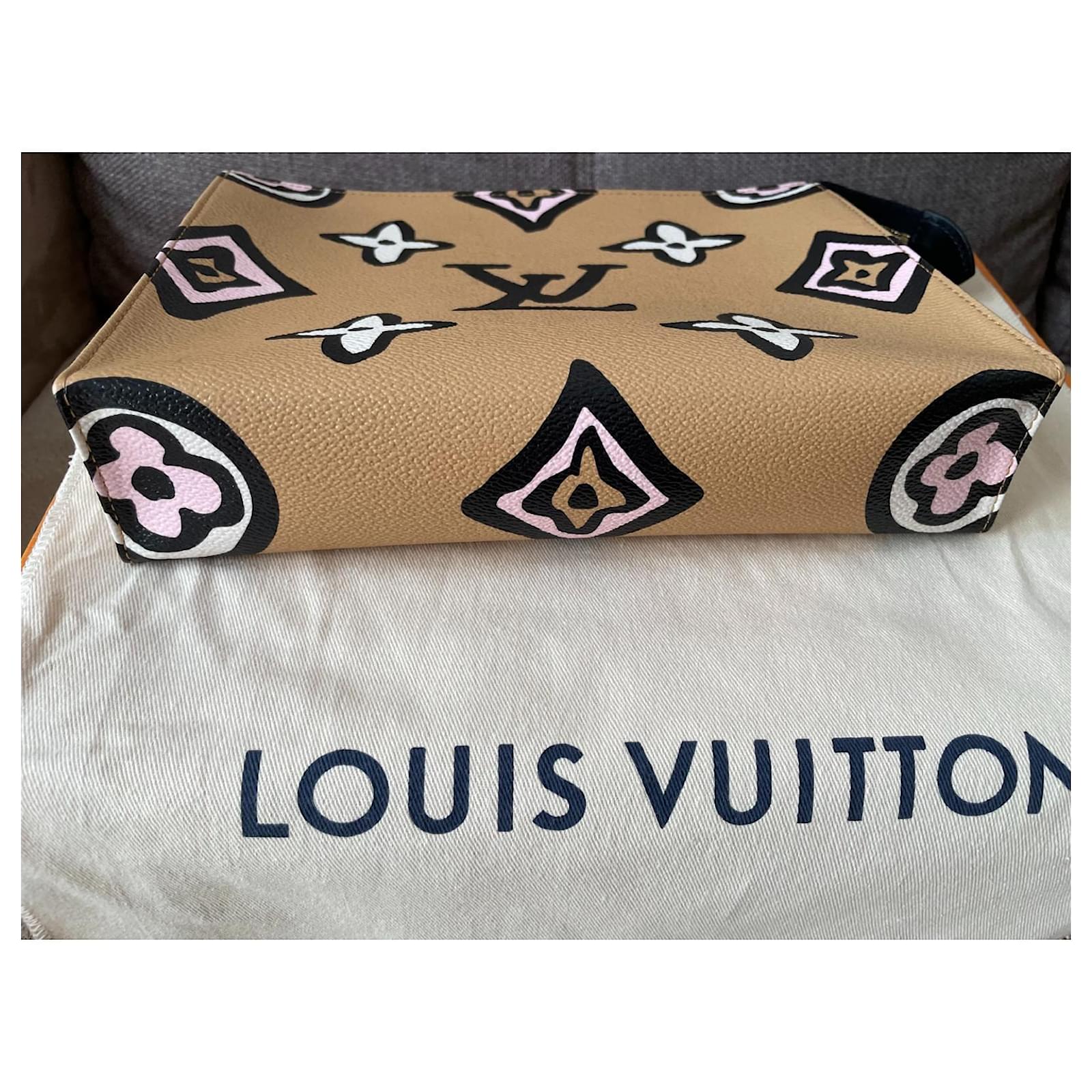 Louis Vuitton toilet pouch 26 wild at heart collection New Beige Cloth  ref.350733 - Joli Closet