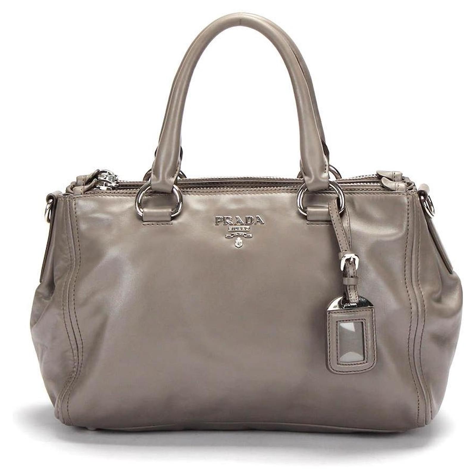 Prada 2Way Shoulder Bag 165 Grey Leather ref.351307 - Joli Closet