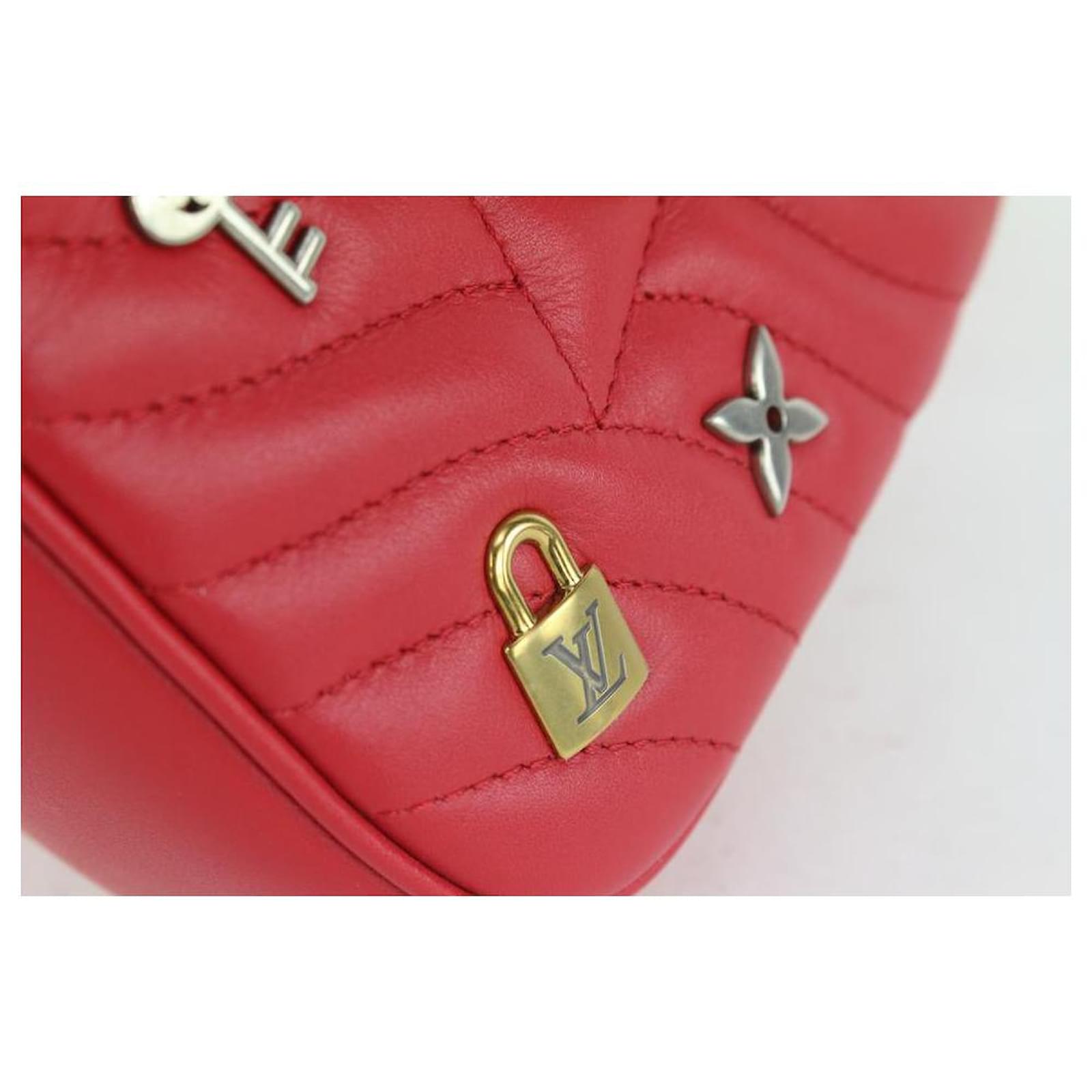 Louis Vuitton Limited Edition Red Quilted Leather New Wave Heart Crossbody  Bag ref.351415 - Joli Closet
