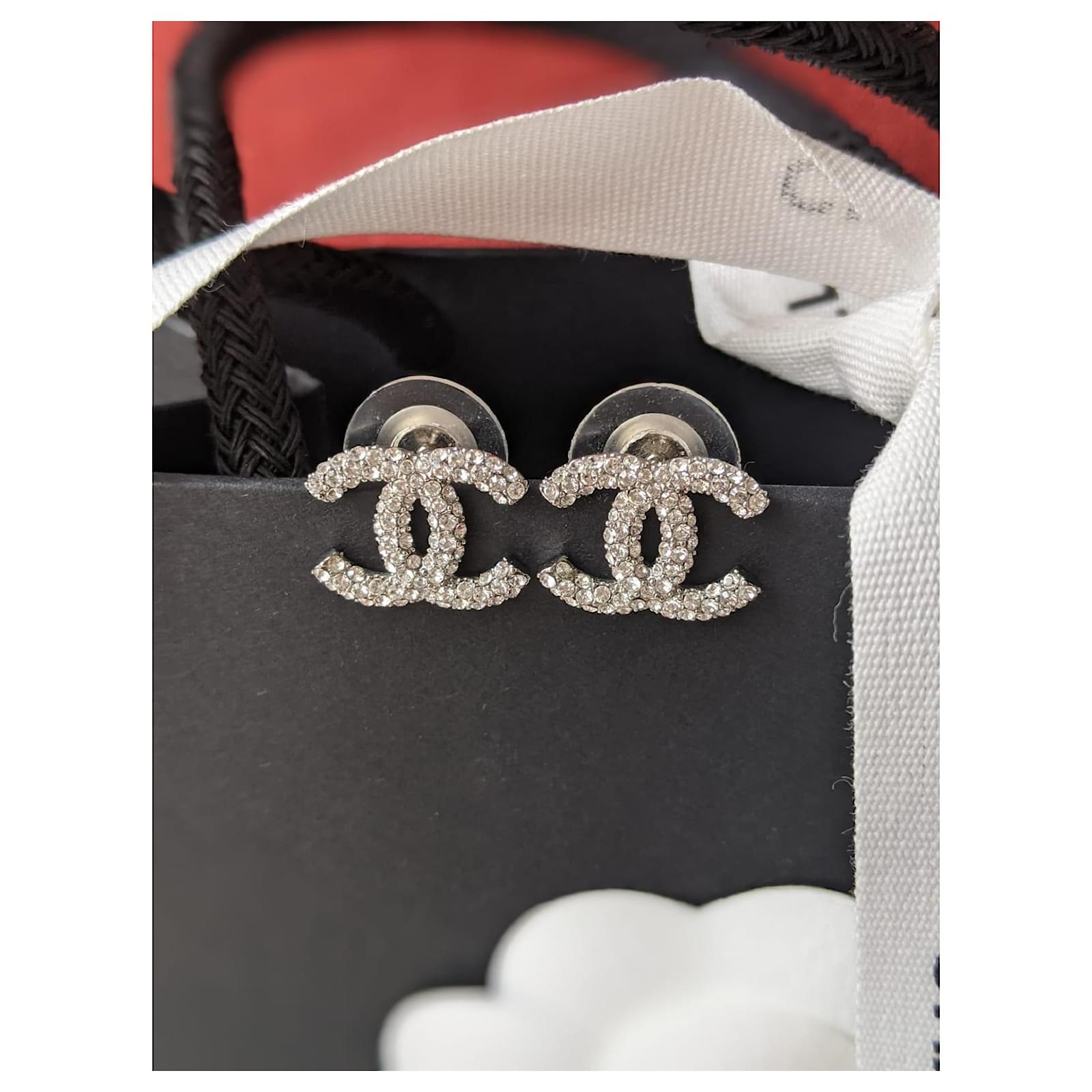 Chanel CC B21 V Crystal Logo Earrings Silver hardware Metal ref.353072