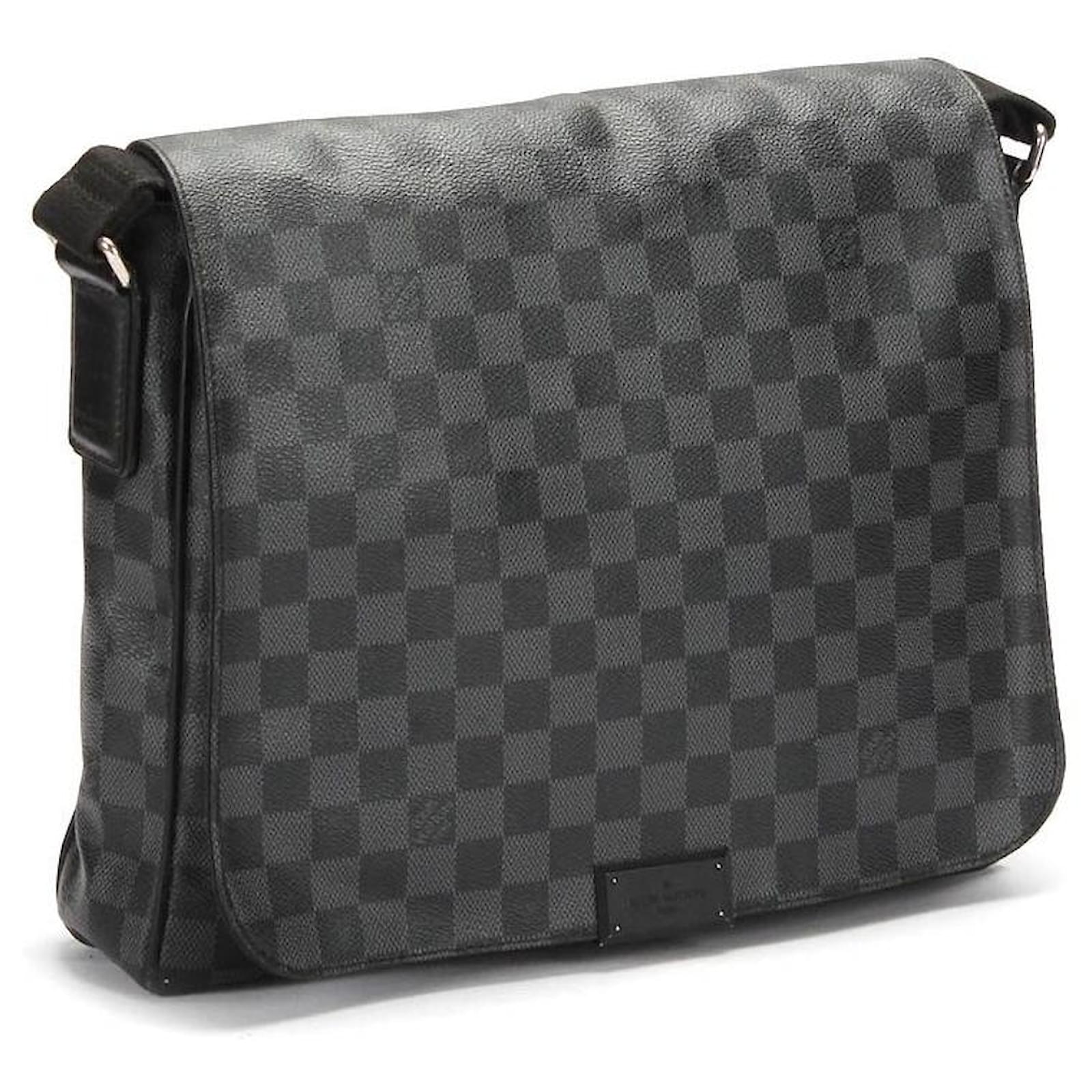 Louis Vuitton Messenger Bag in Black Cloth ref.354663 - Joli Closet