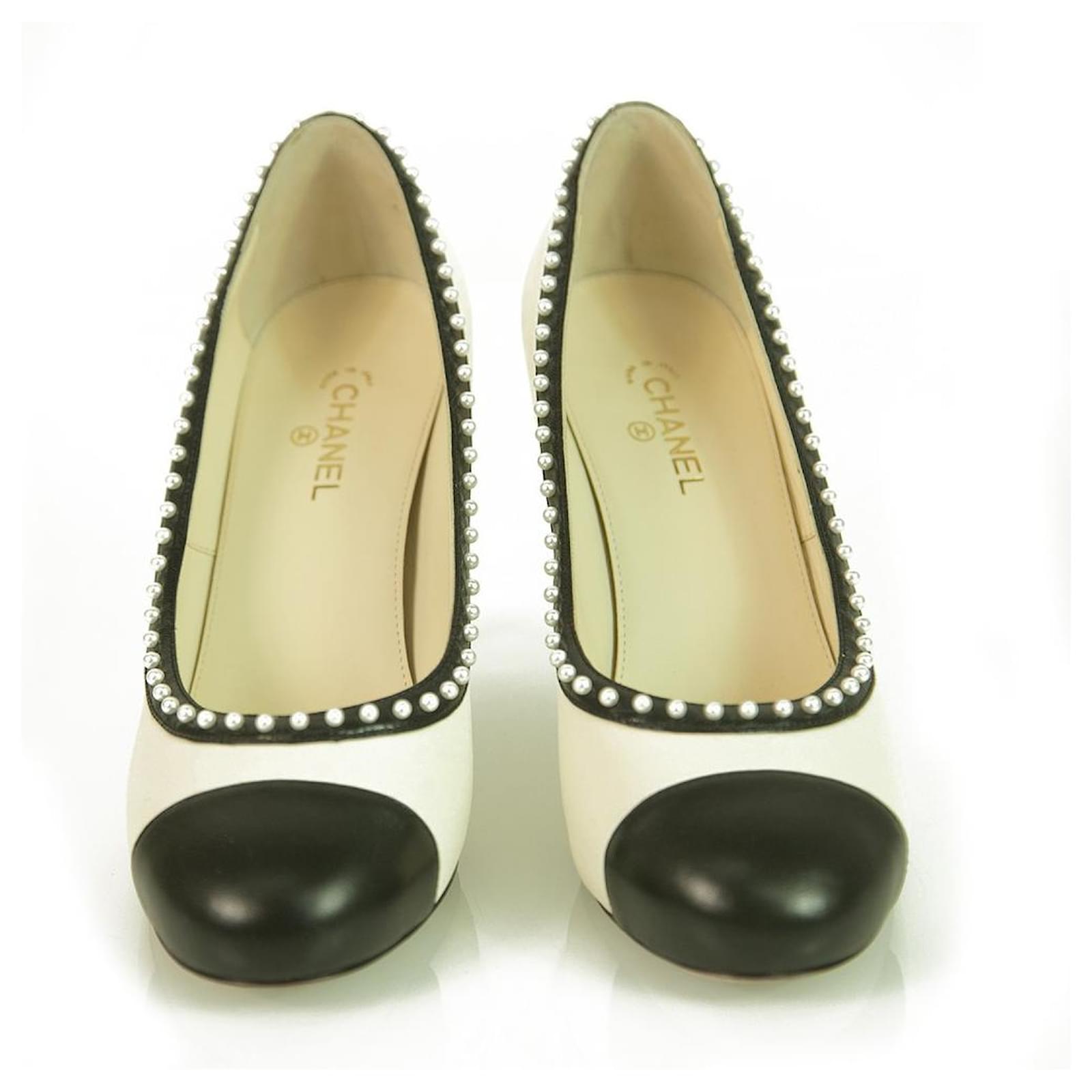 Chanel Heels White Leather ref.354818 - Joli Closet