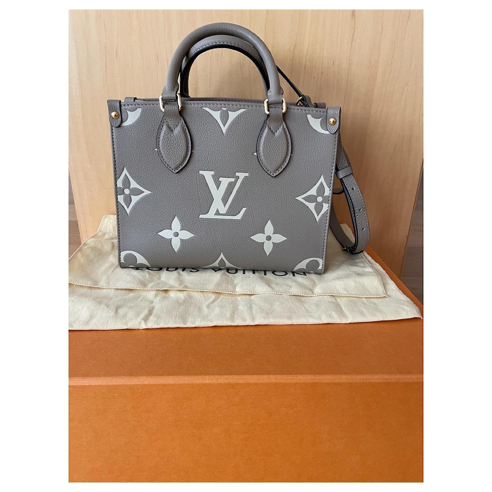 Louis Vuitton Onthego PM Taupe Lambskin ref.357427 - Joli Closet