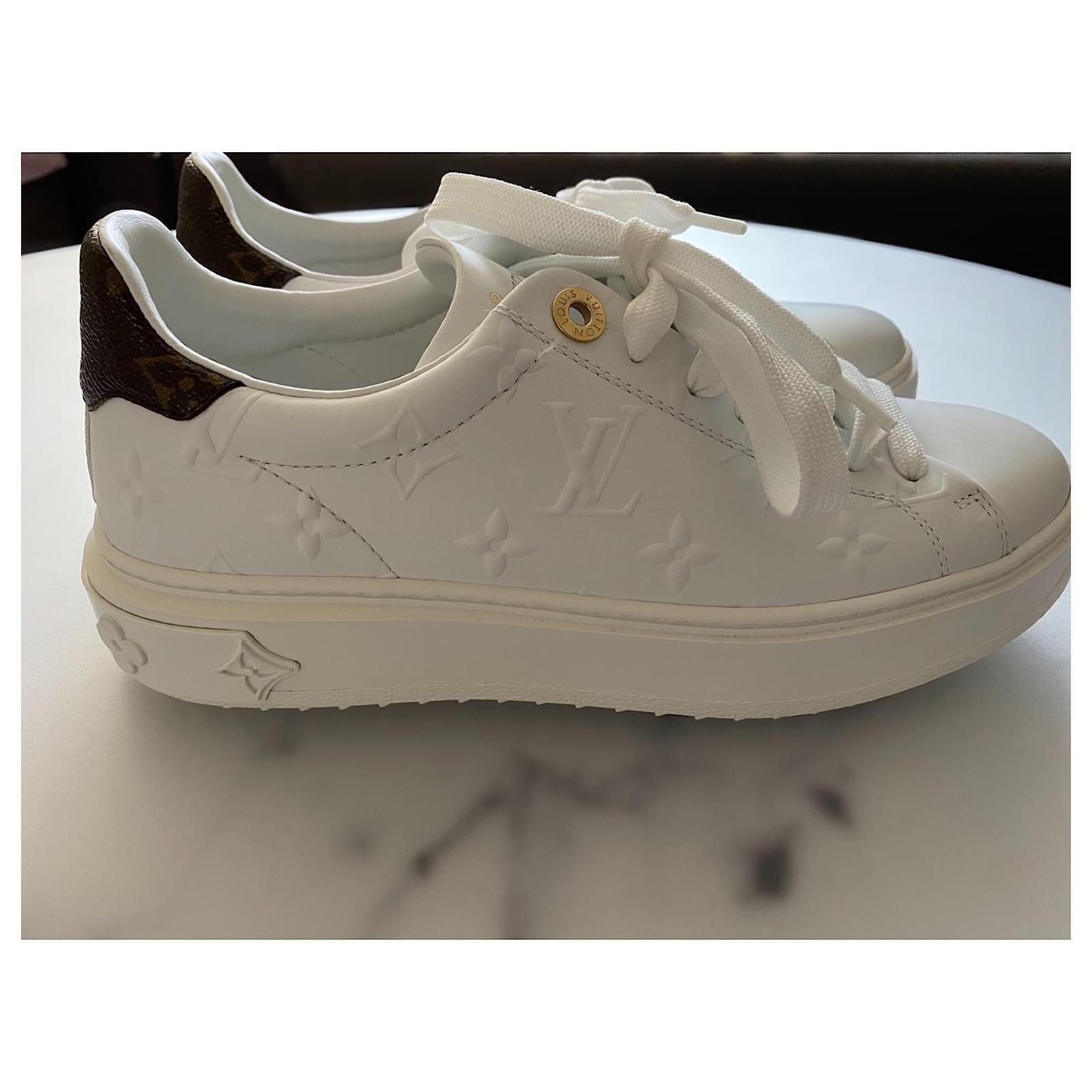 Louis Vuitton Sneaker Time Out White Leather ref.126223 - Joli Closet