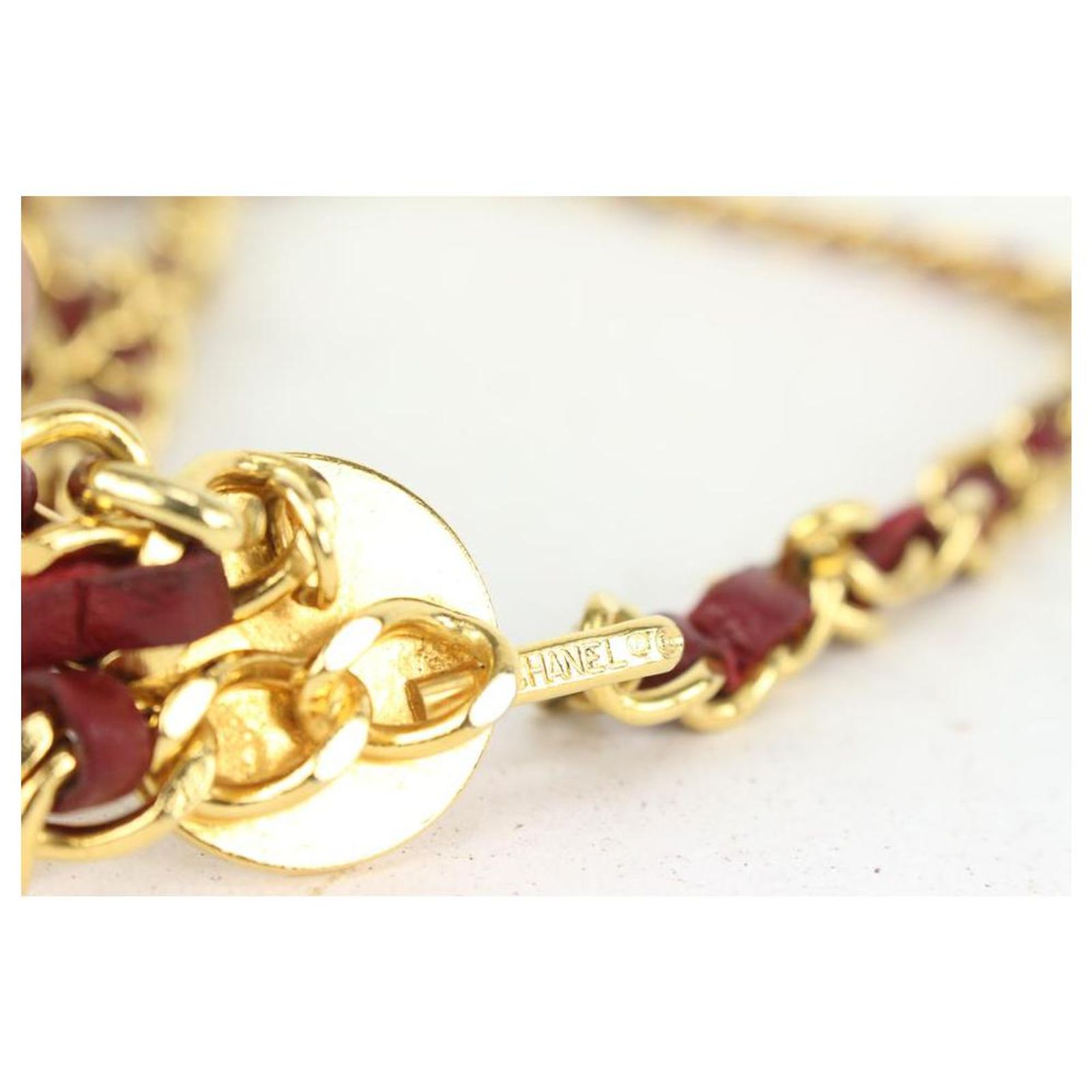 Chanel Red x Gold Interlaced CC Logo Triple Chain Autre Marque Chanel Red x Gold Interlaced CC Logo Triple  main image 4
