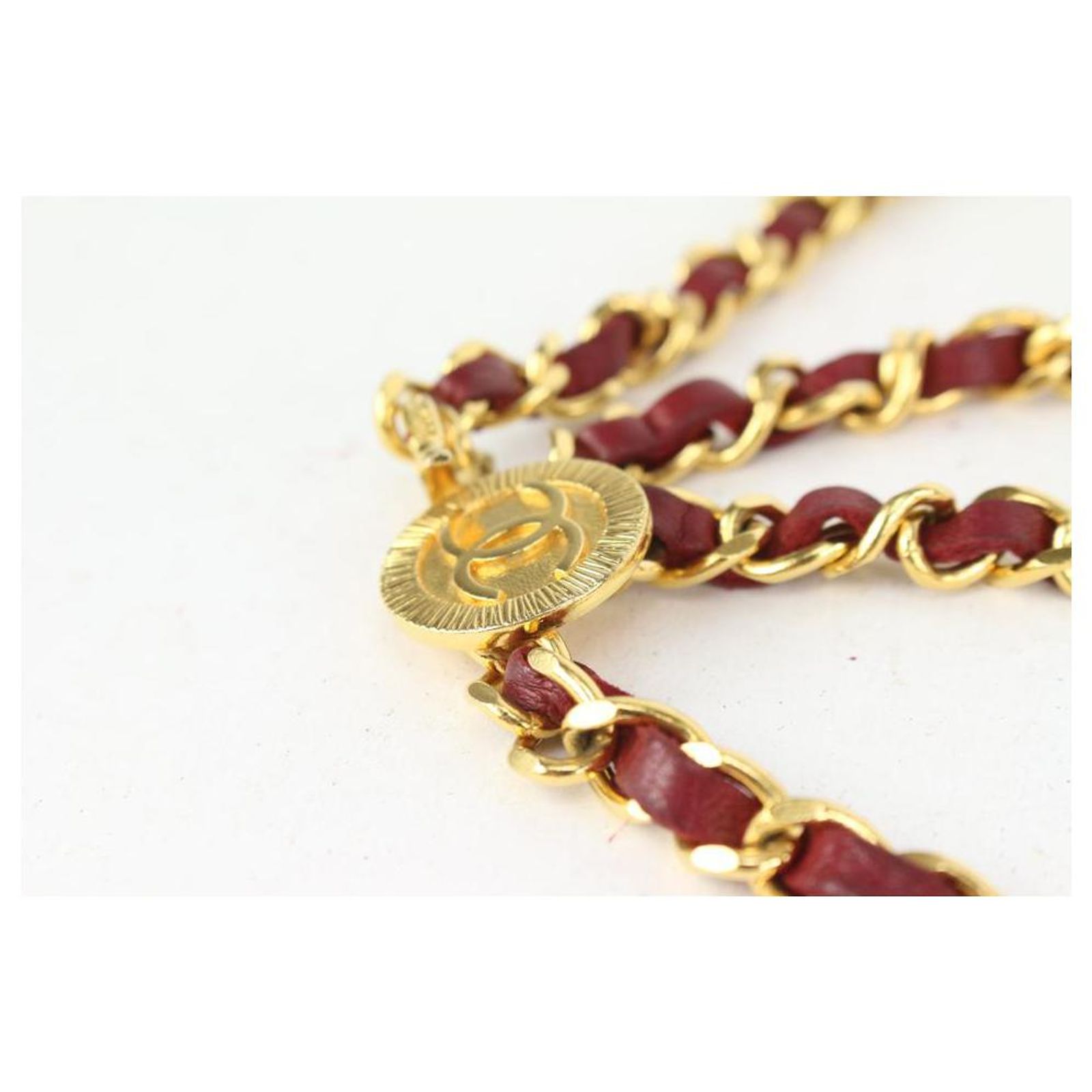 Chanel Red x Gold Interlaced CC Logo Triple Chain Autre Marque Chanel Red x Gold Interlaced CC Logo Triple  main image 3