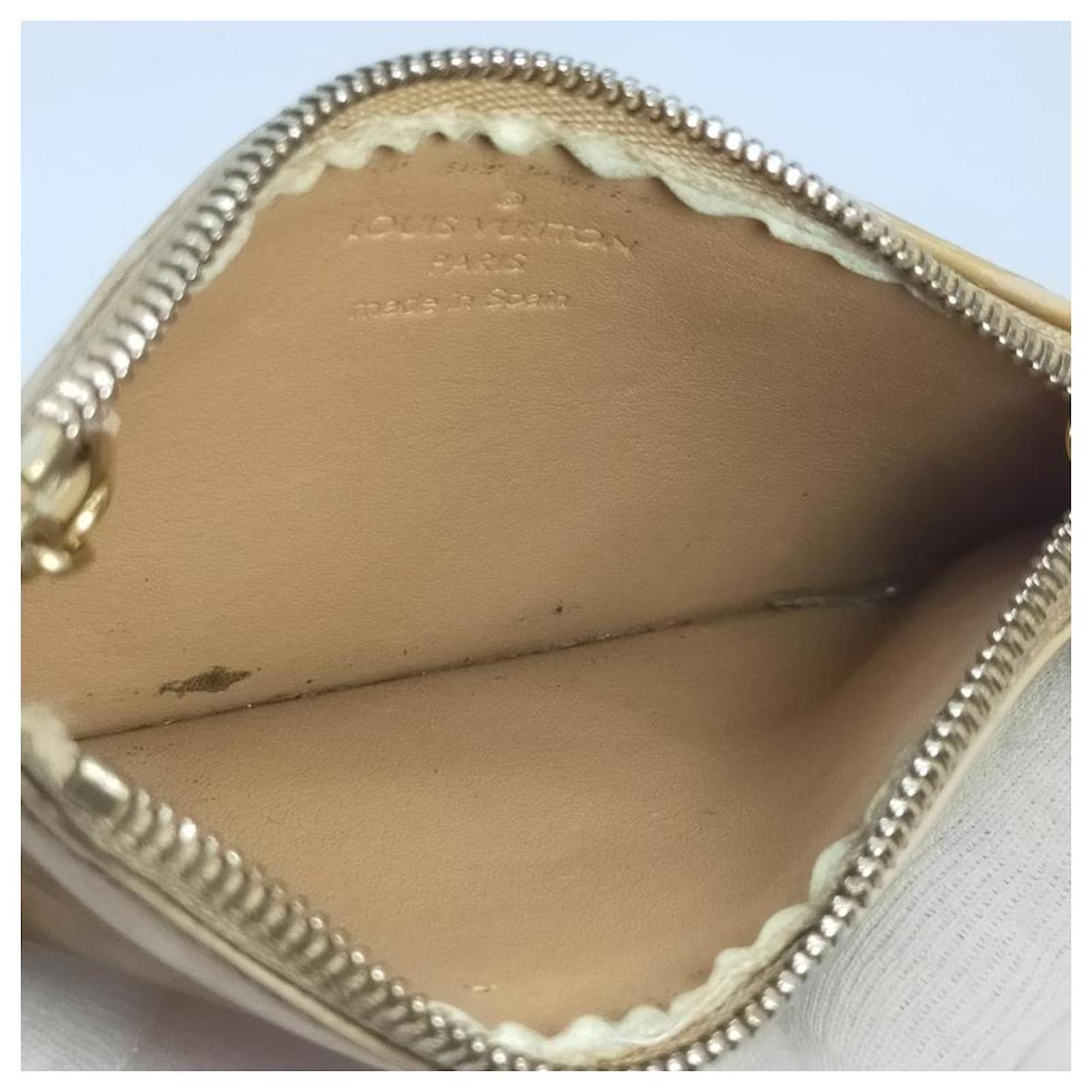 Louis Vuitton Beige Noisette Monogram Vernis Key Pouch Pochette cles Metal  ref.362498 - Joli Closet