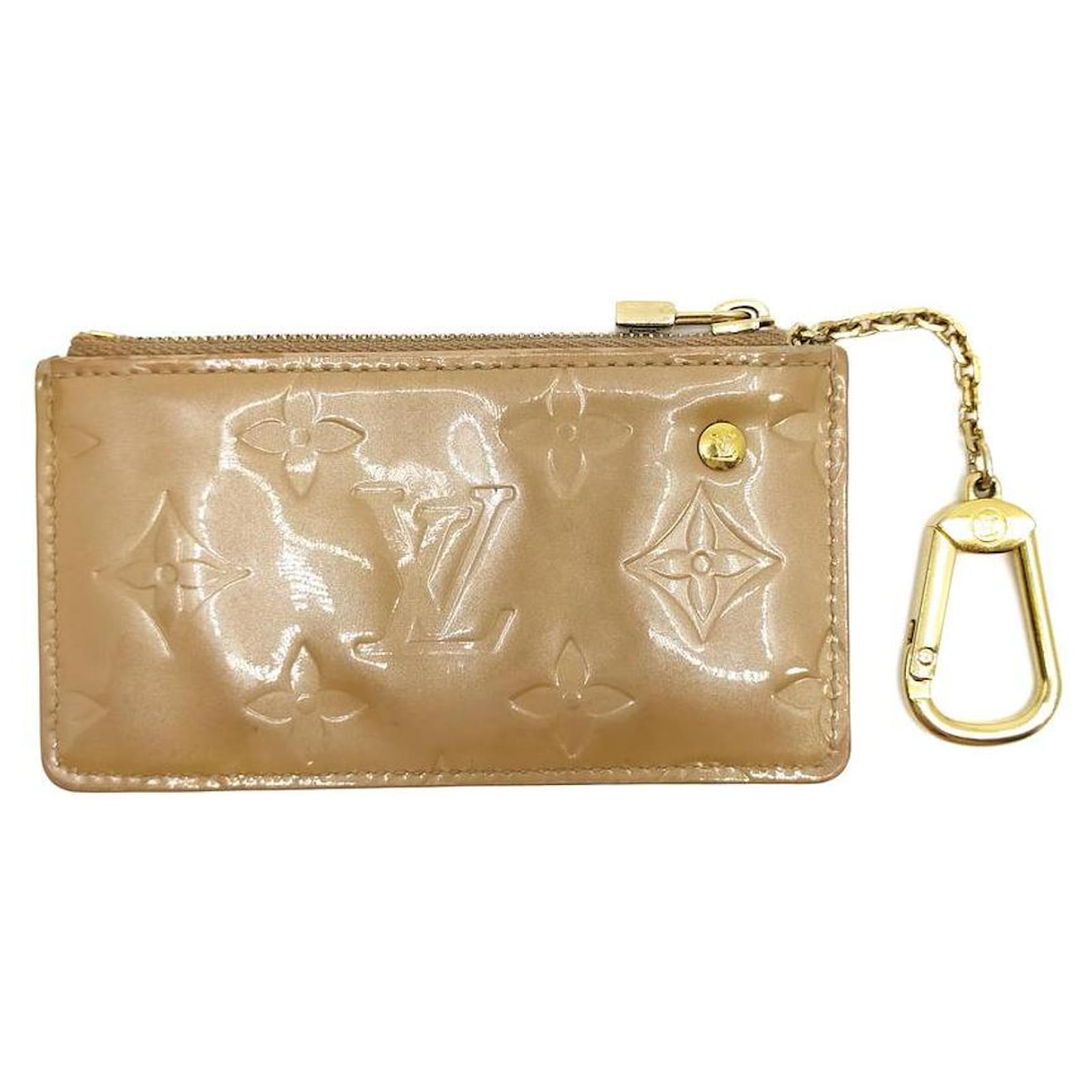 Louis Vuitton Beige Noisette Monogram Vernis Key Pouch Pochette cles Metal  ref.362498 - Joli Closet