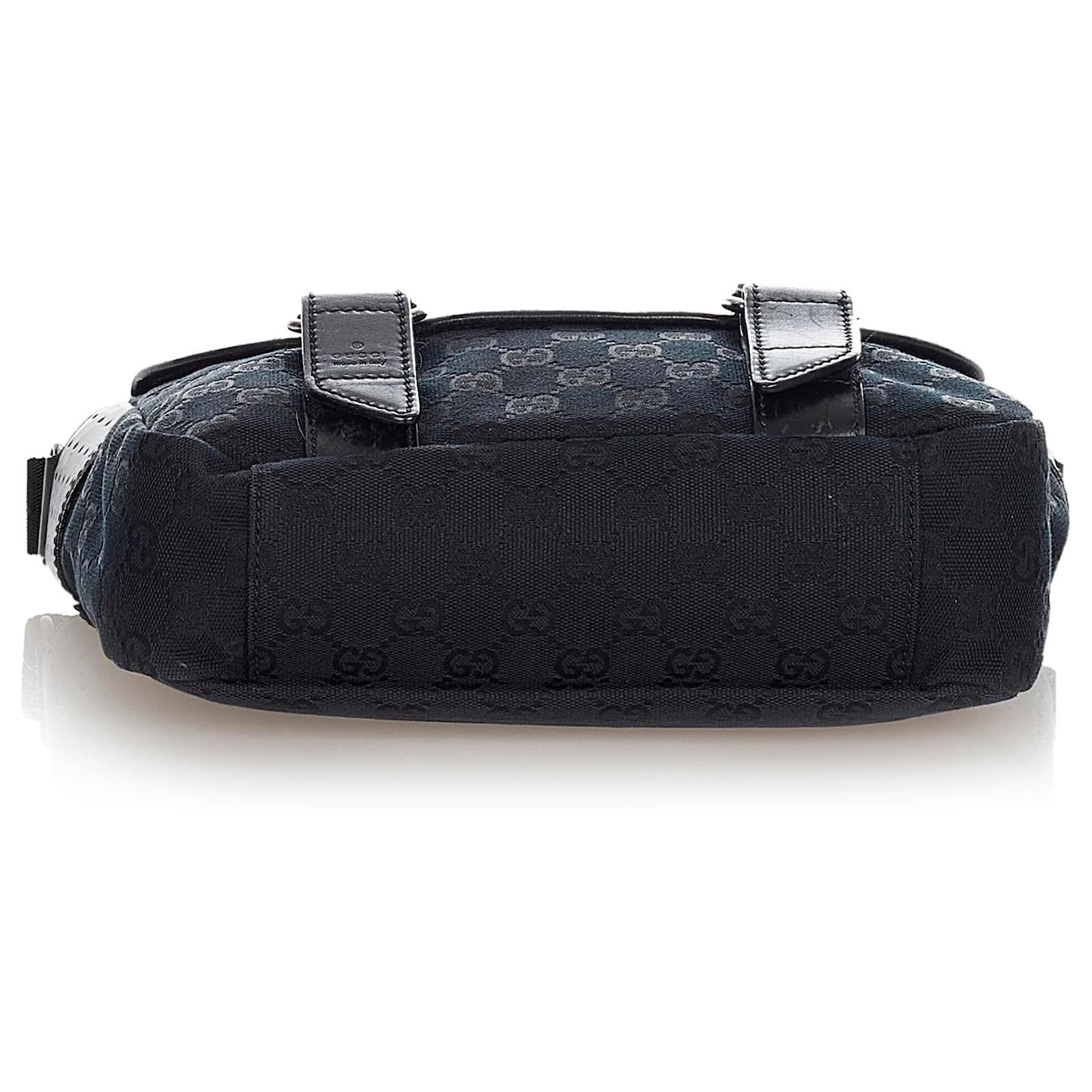 ショルダーバッグ GUCCI GG RUBBERIZED LEATHER CROSSBODY BAG Gucci GG Rubber-Effect Crossbody Bag (Black GG rubber-effect