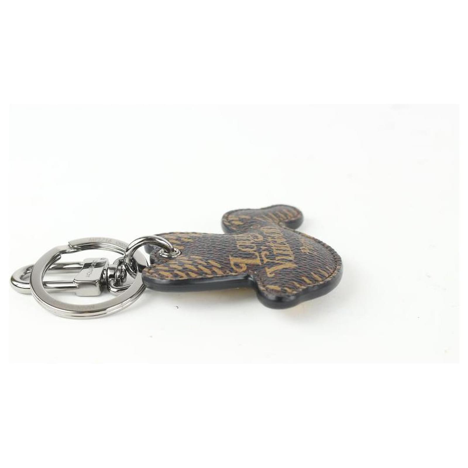  Other Stories Louis Vuitton Nigo Damier Giant LV Made Duck Porte Cles  Keychain Bag Charm ref.364368 - Joli Closet