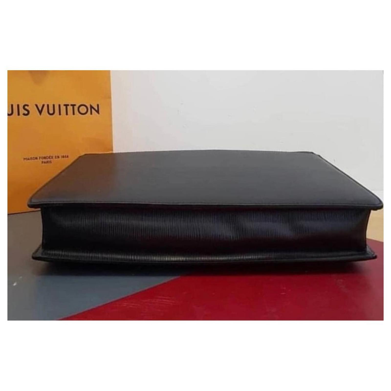 Louis Vuitton Black Taiga Leather Robusto 1 Compartment Briefcase Louis  Vuitton