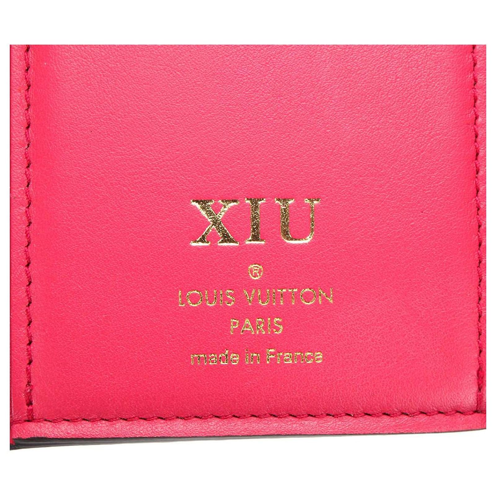 Louis Vuitton Capucines XS Wallet Black Leather ref.529945 - Joli