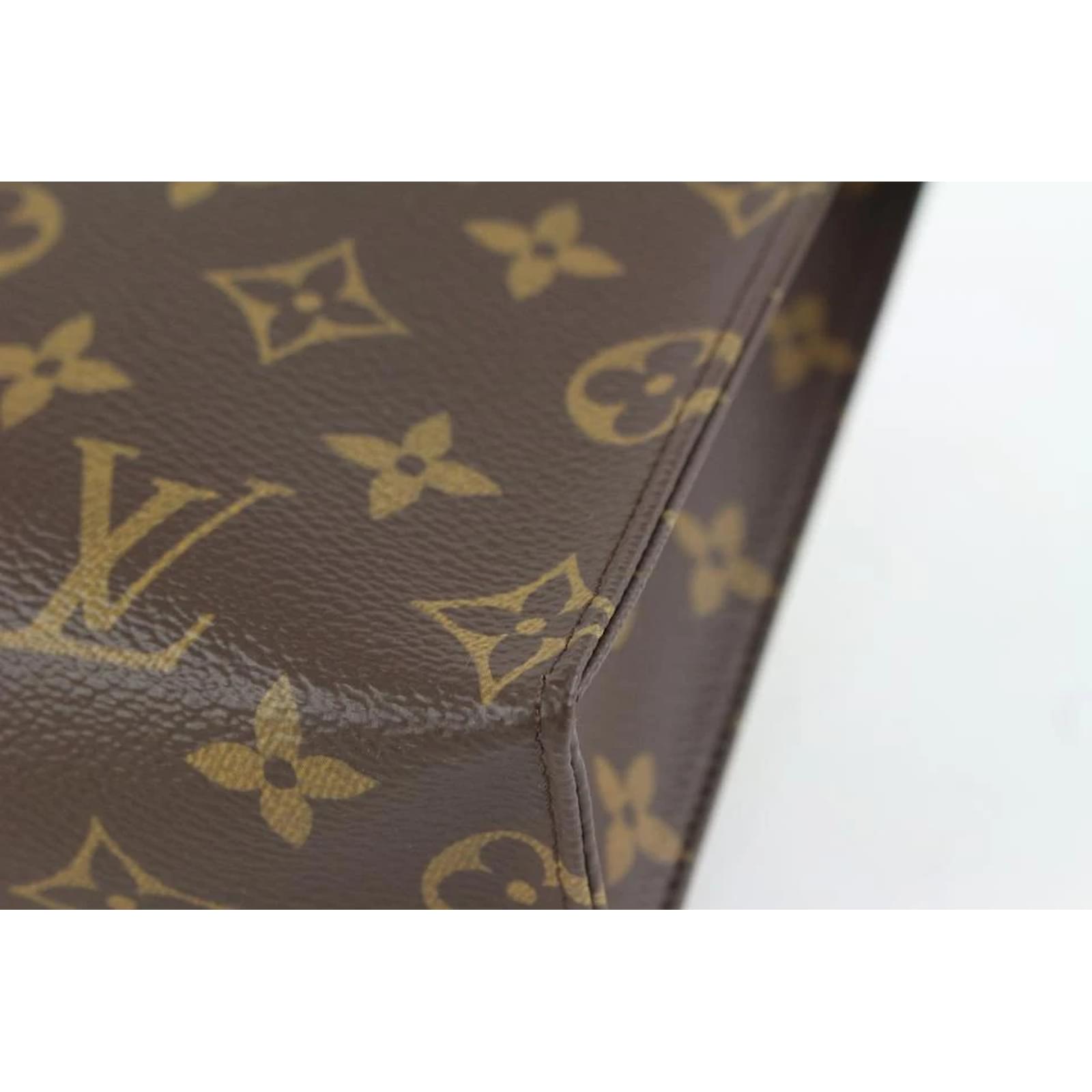 Discontinued Toiletry Pouches? LOUIS VUITTON! No more Toiletry