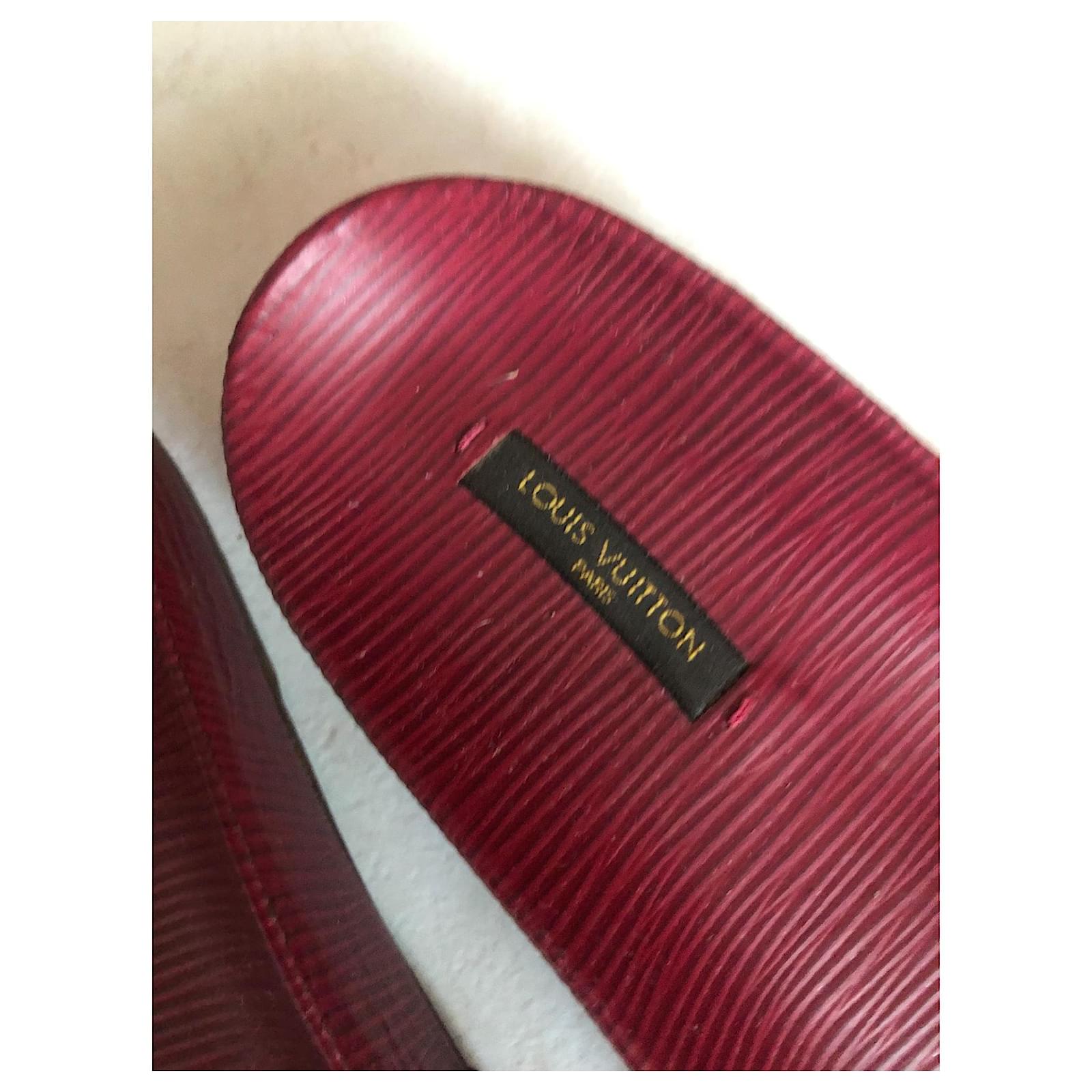 Louis Vuitton Mules Dark red Leather ref.371882 - Joli Closet