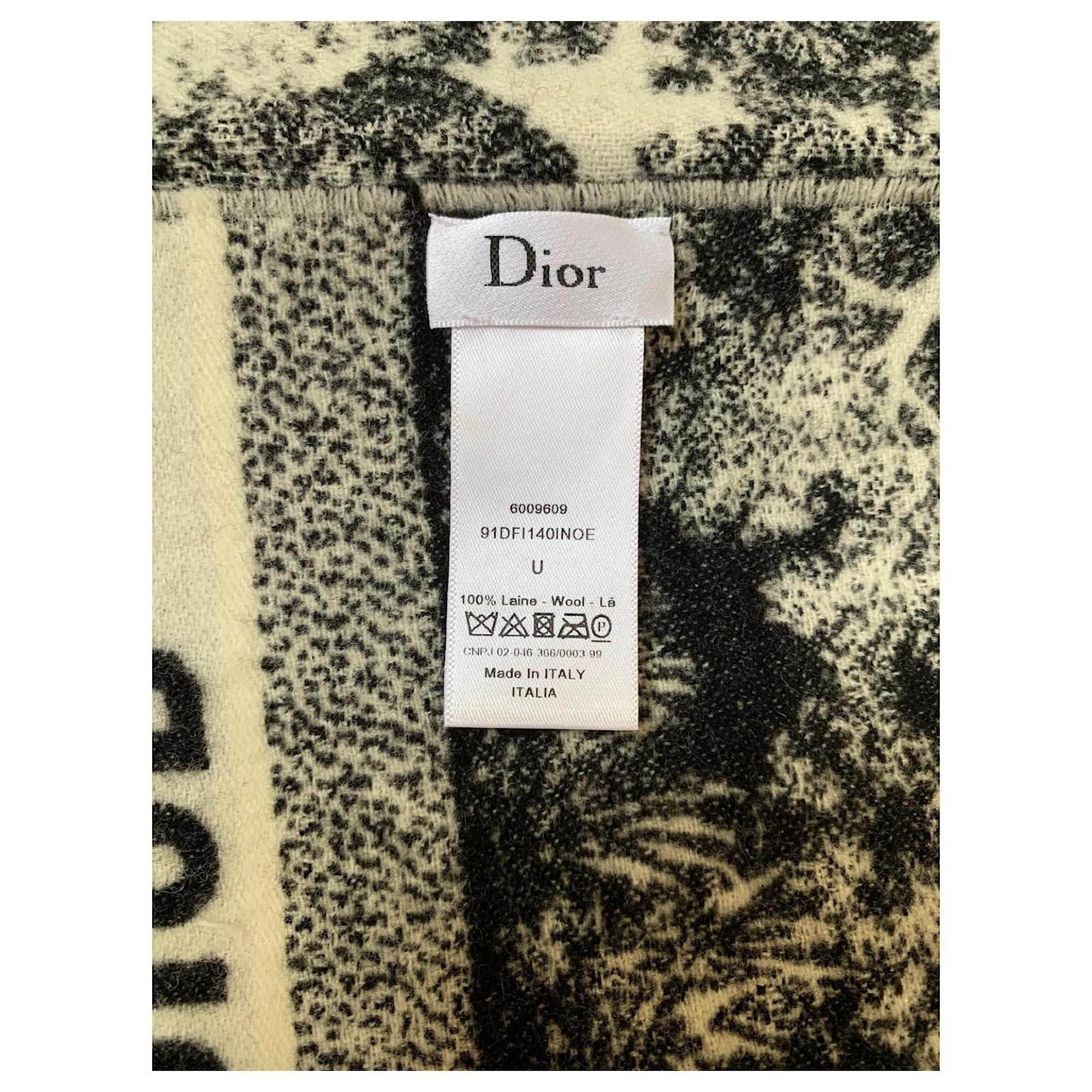 The toile de Jouy fabric from the Dior Cruise 2019 – step by step