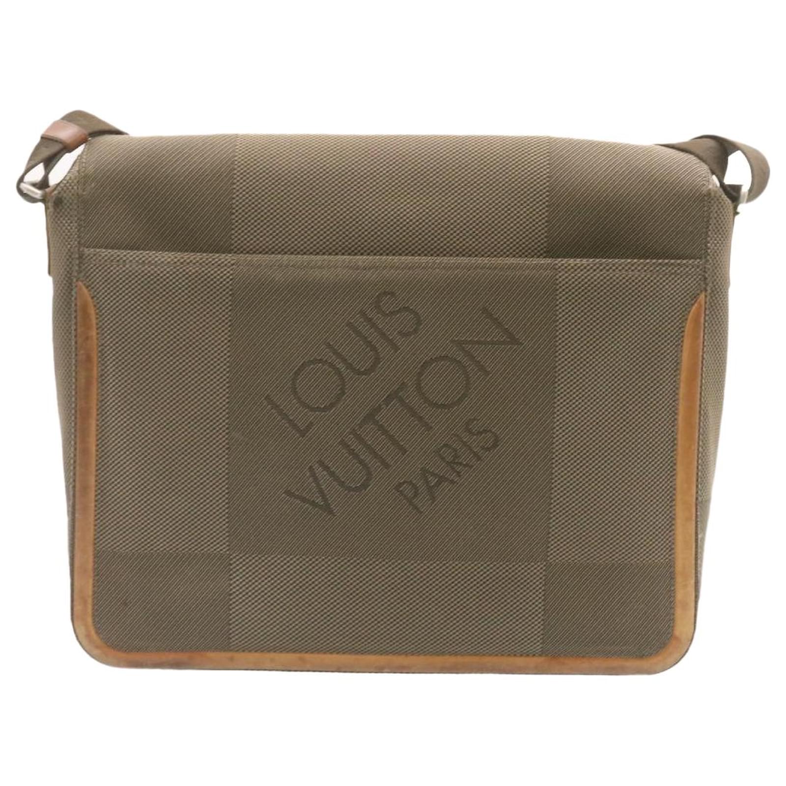LOUIS VUITTON Damier Geant Messager NM Shoulder Bag Gray LV Auth jk252 Grey  Cloth ref.375458 - Joli Closet