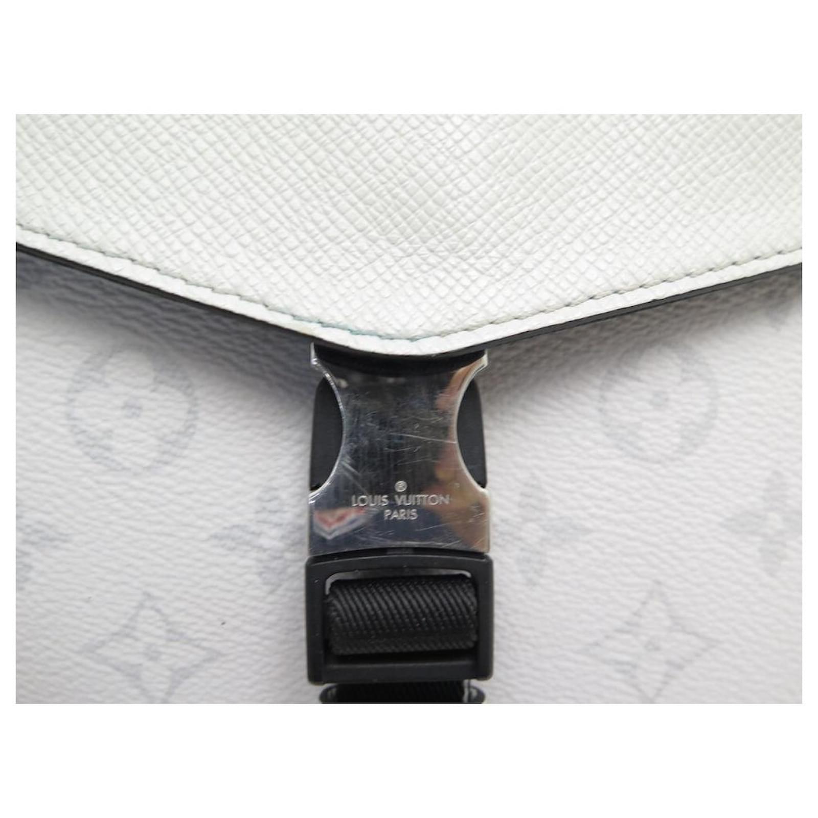 LOUIS VUITTON MESSENGER OUTDOOR BAG WITH FLAP MONOGRAM ECLIPSE M30411 White  Leather ref.376093 - Joli Closet