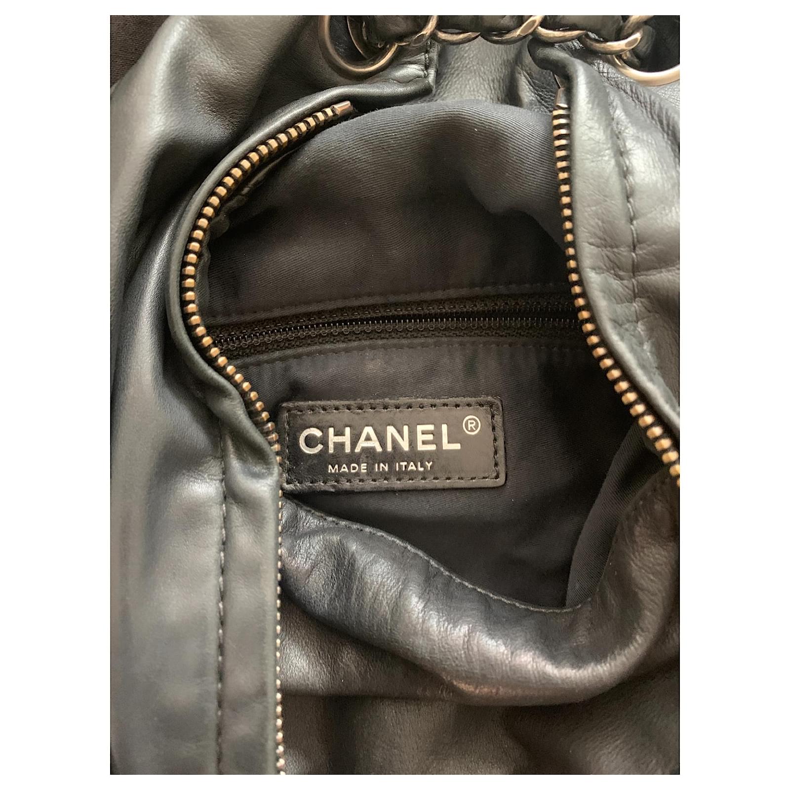 Chanel Backpacks Black Leather ref.376433 - Joli Closet