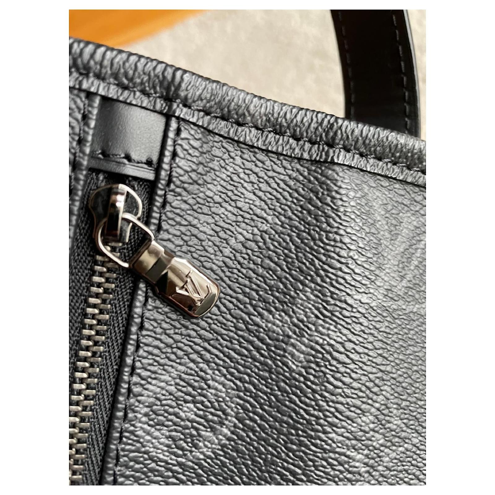 Louis Vuitton LV Keypouch eclipse Grey Leather ref.504717 - Joli