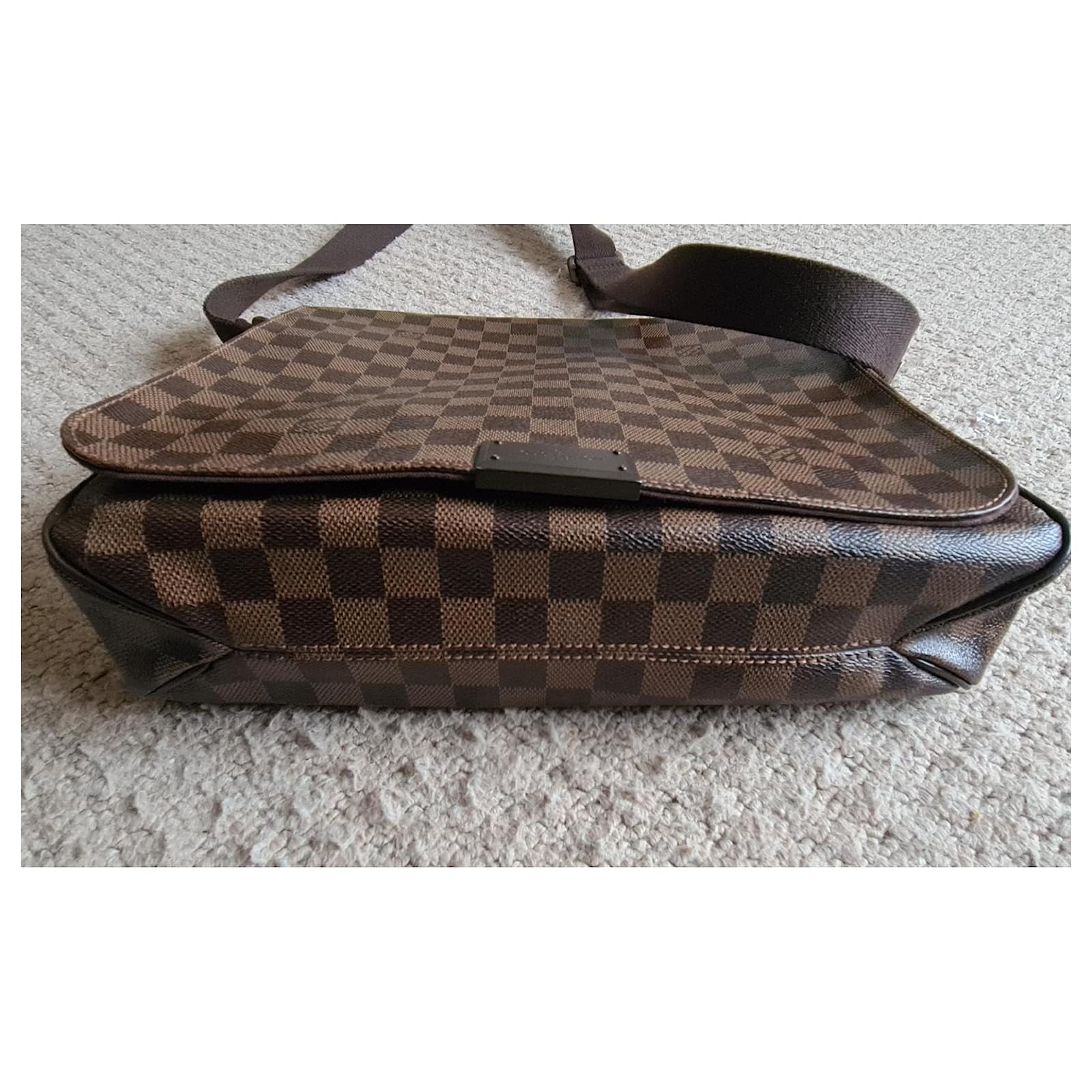 Louis Vuitton District MM Damier Ebene Brown ref.378696 - Joli Closet