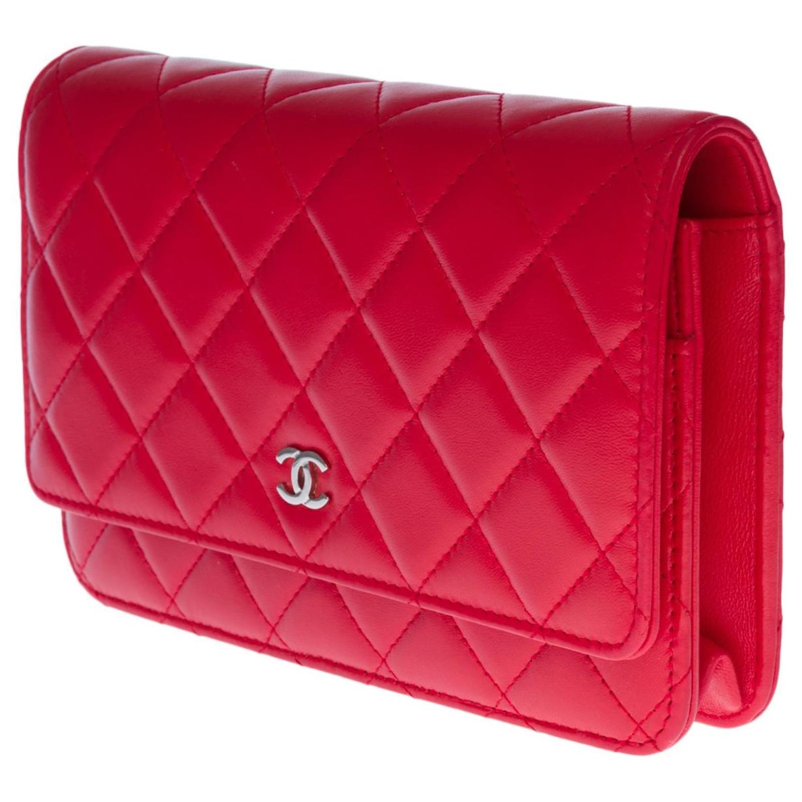Lovely Chanel Wallet on Chain shoulder bag (WOC) in raspberry
