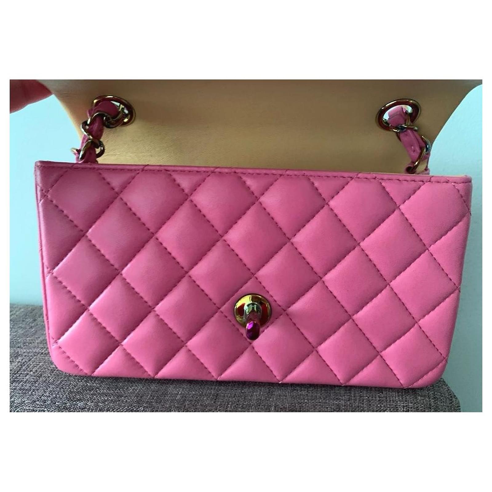 Chanel Small Perfect Meeting Hobo AS1745 Pink Leather Lambskin ref.987529 -  Joli Closet