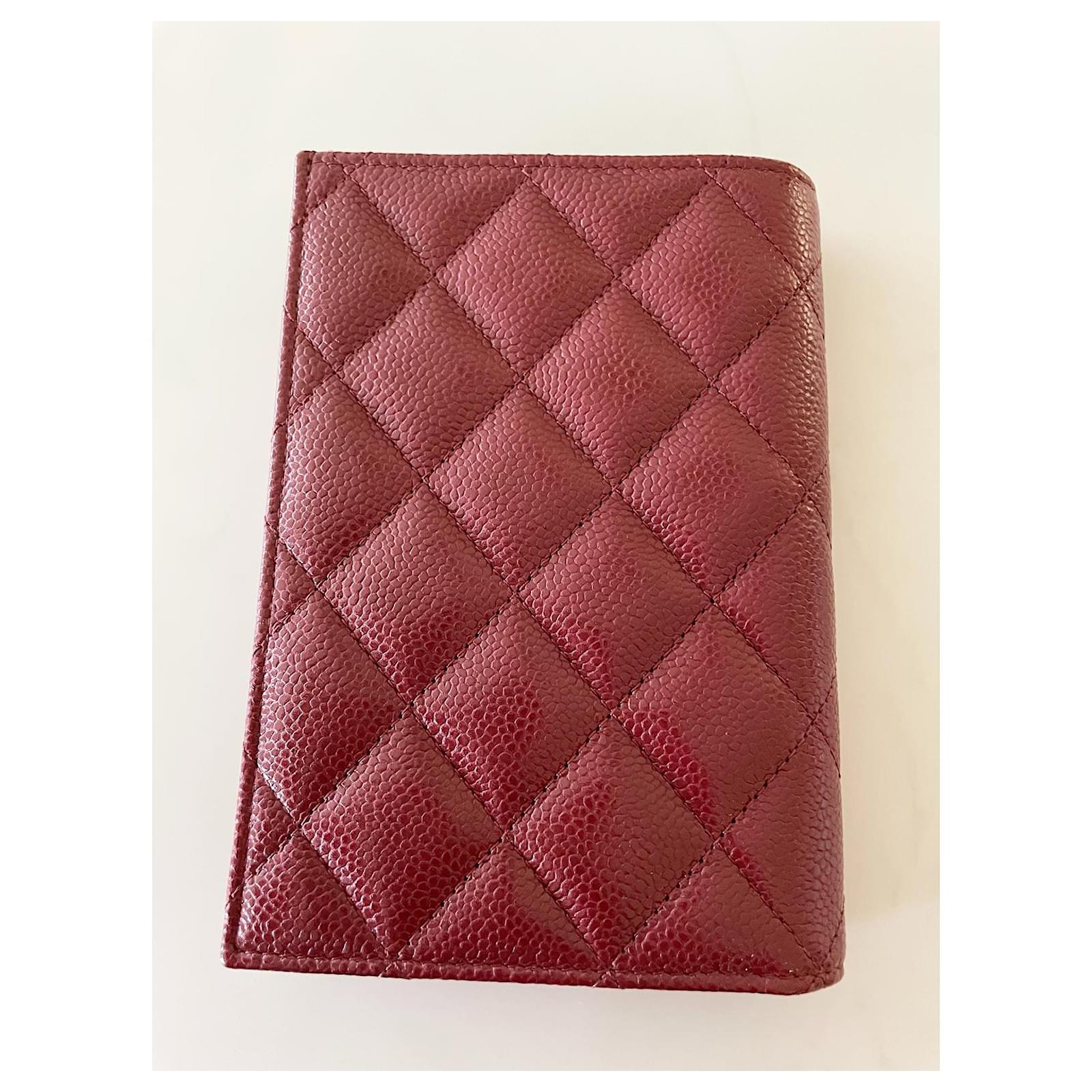 Chanel passport holder Dark red Leather ref.386265