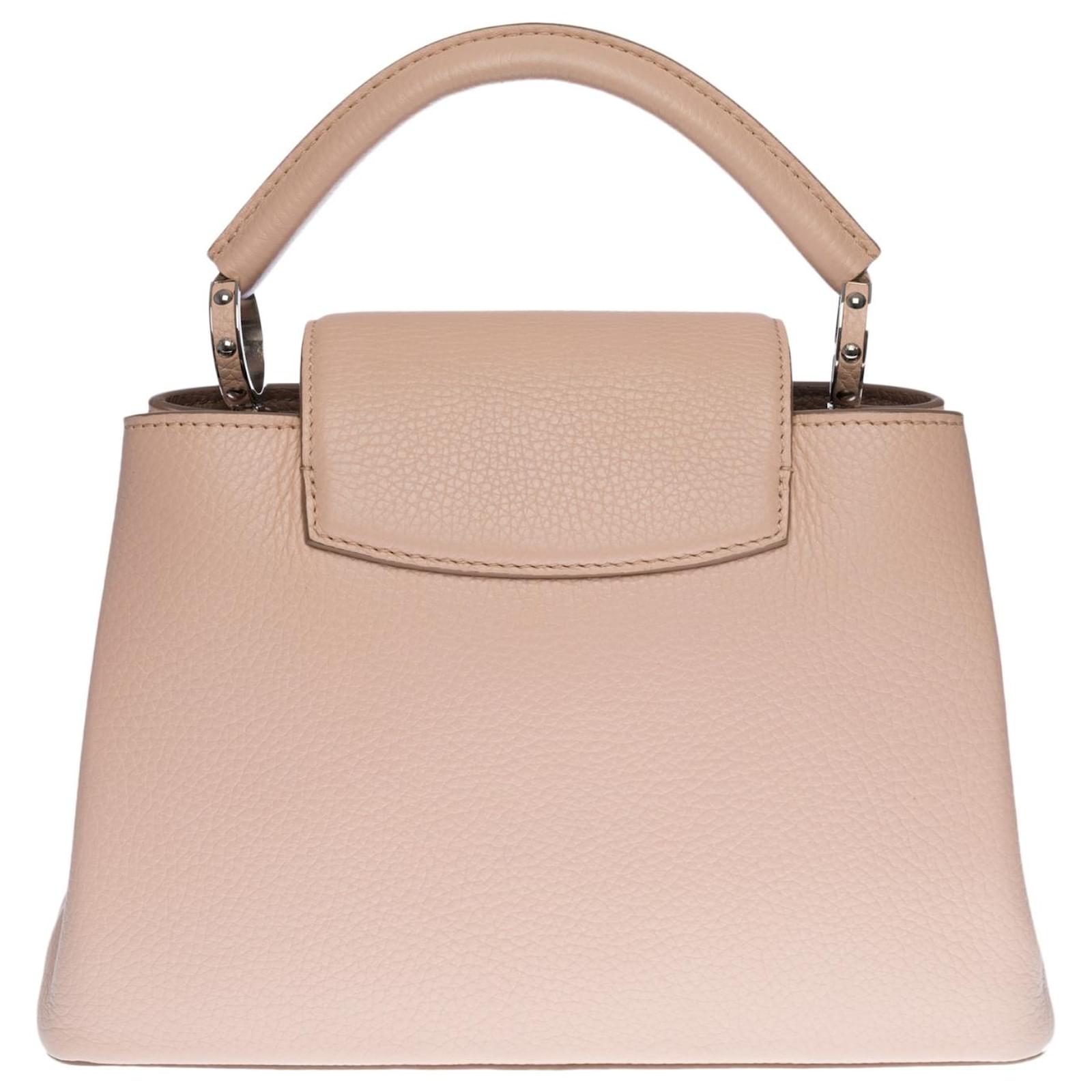 Splendid Louis Vuitton Capucines BB handbag with shoulder strap in pink Taurillon  leather, Garniture en métal argenté ref.388354 - Joli Closet