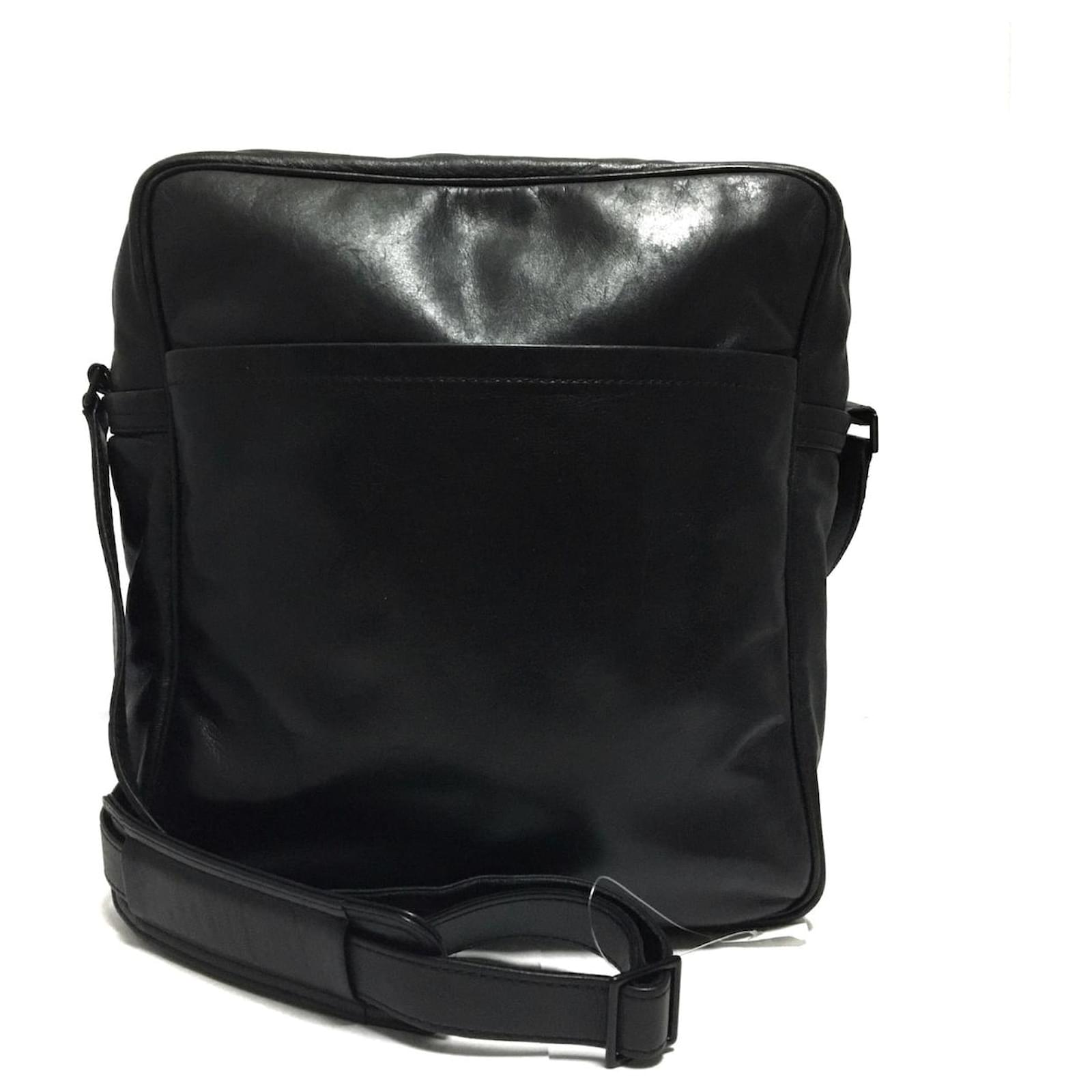Louis Vuitton Clarckson Black Leather ref.388930 - Joli Closet