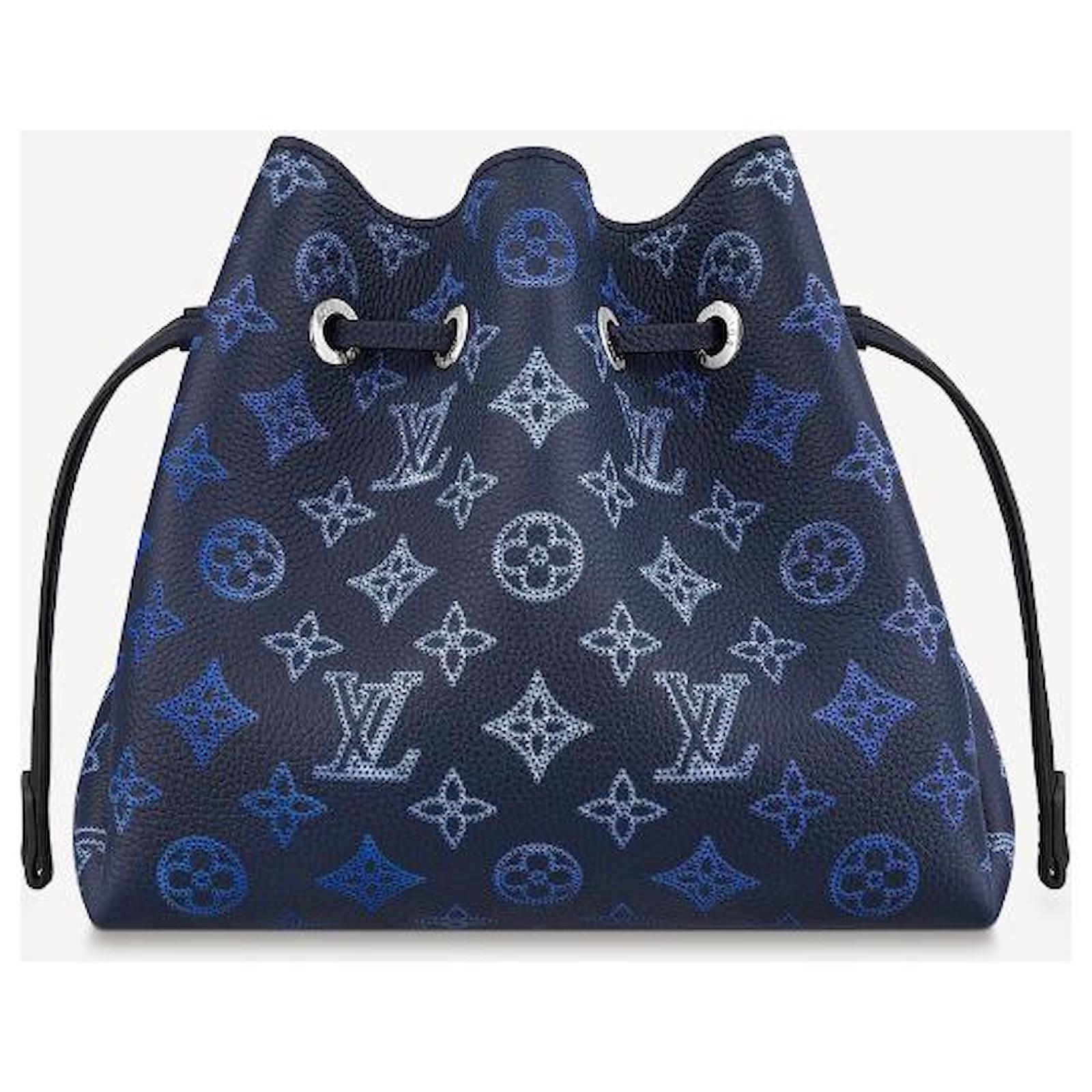 Louis Vuitton LV Bella navy mahina Blue Leather ref.389692 - Joli Closet