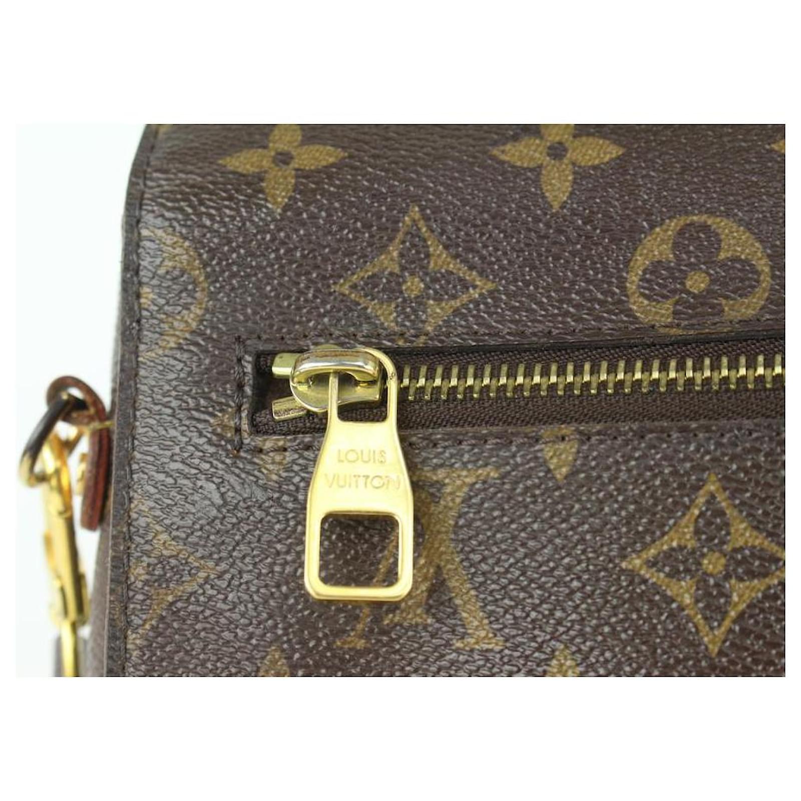 Louis Vuitton Monogram Pochette Metis Crossbody Bag Leather ref.390191 -  Joli Closet