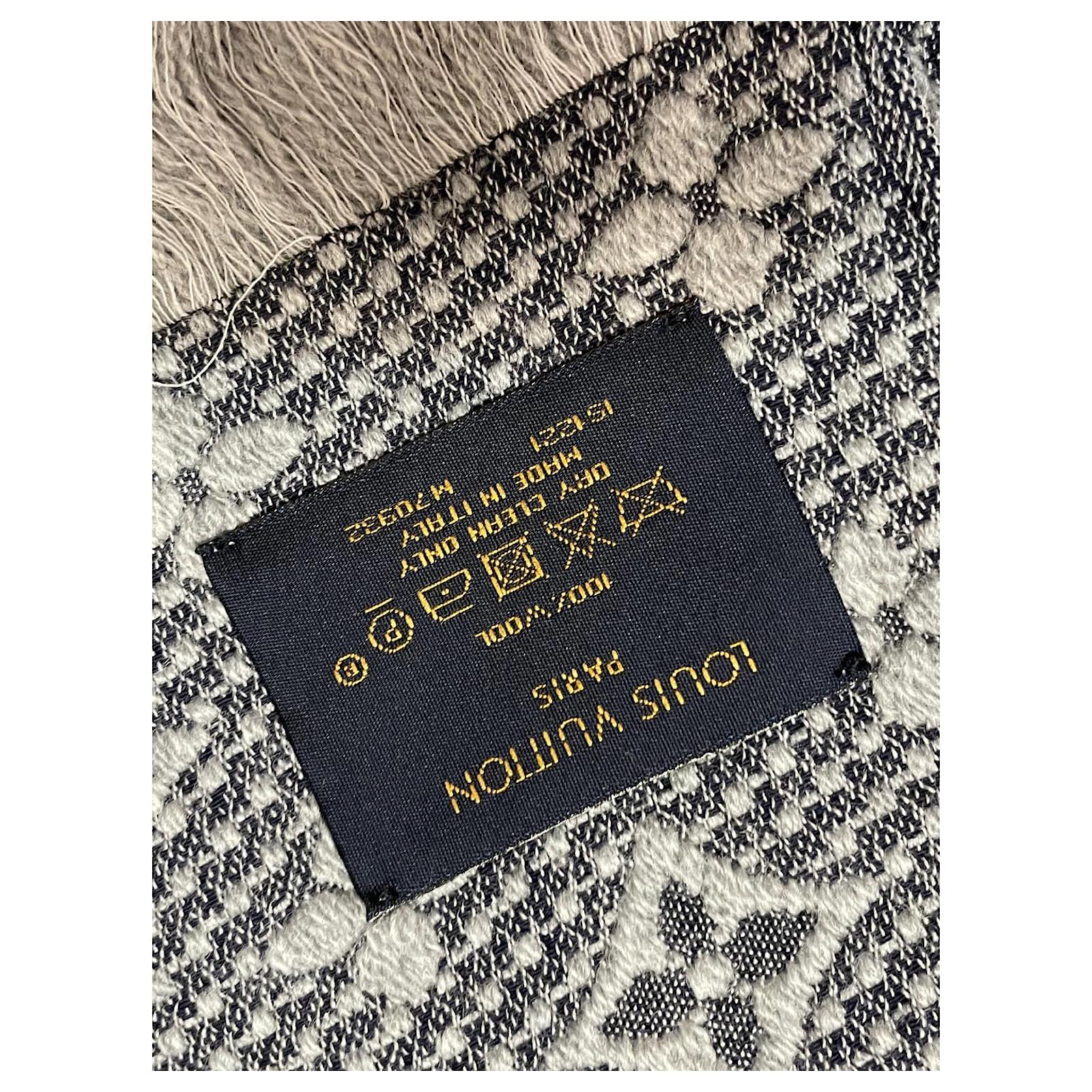 Louis Vuitton MONOGRAM CLASSIC SCARF Grey Wool ref.390205 - Joli