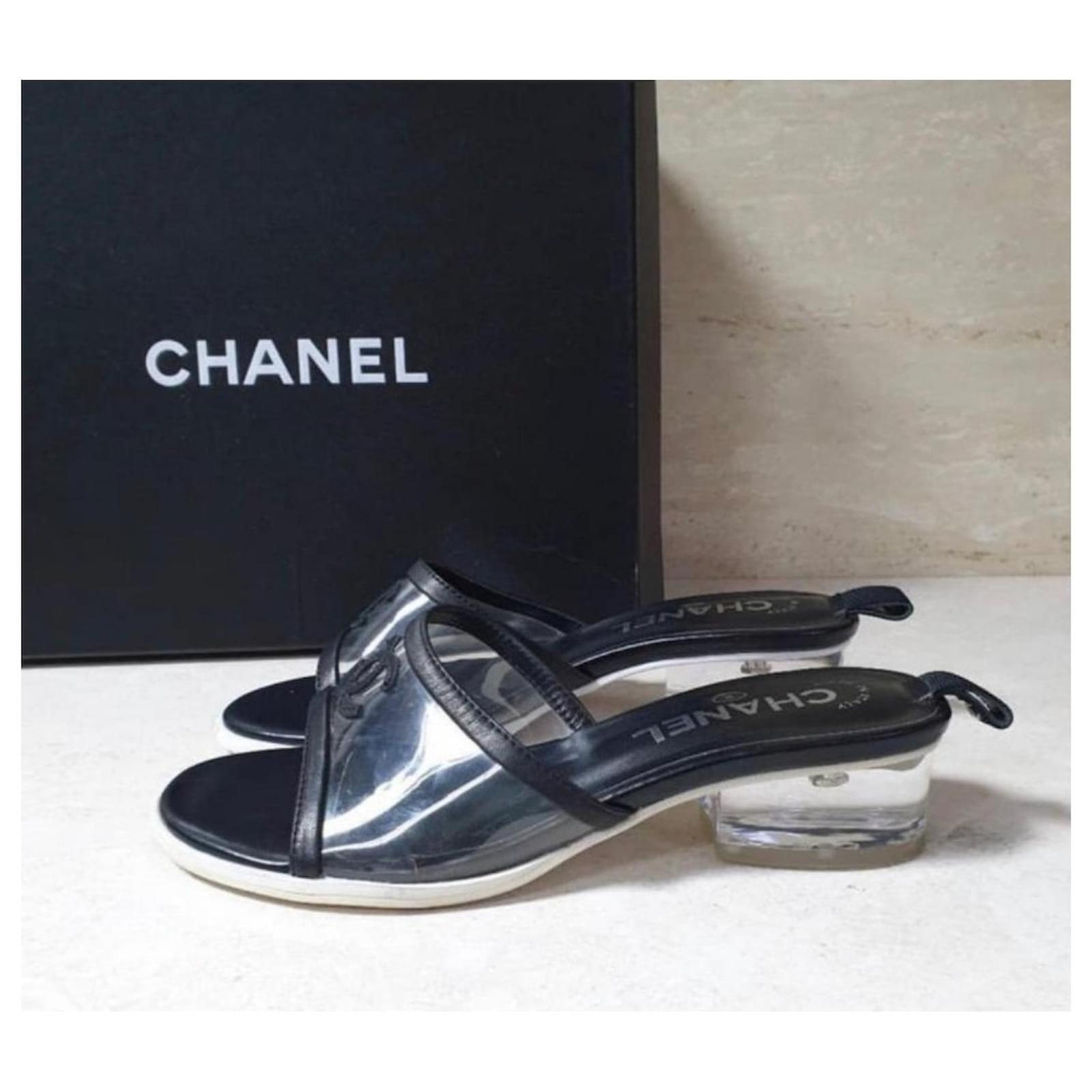Chanel Interlocking CC Logo Slides Multiple colors Leather ref.390876 ...