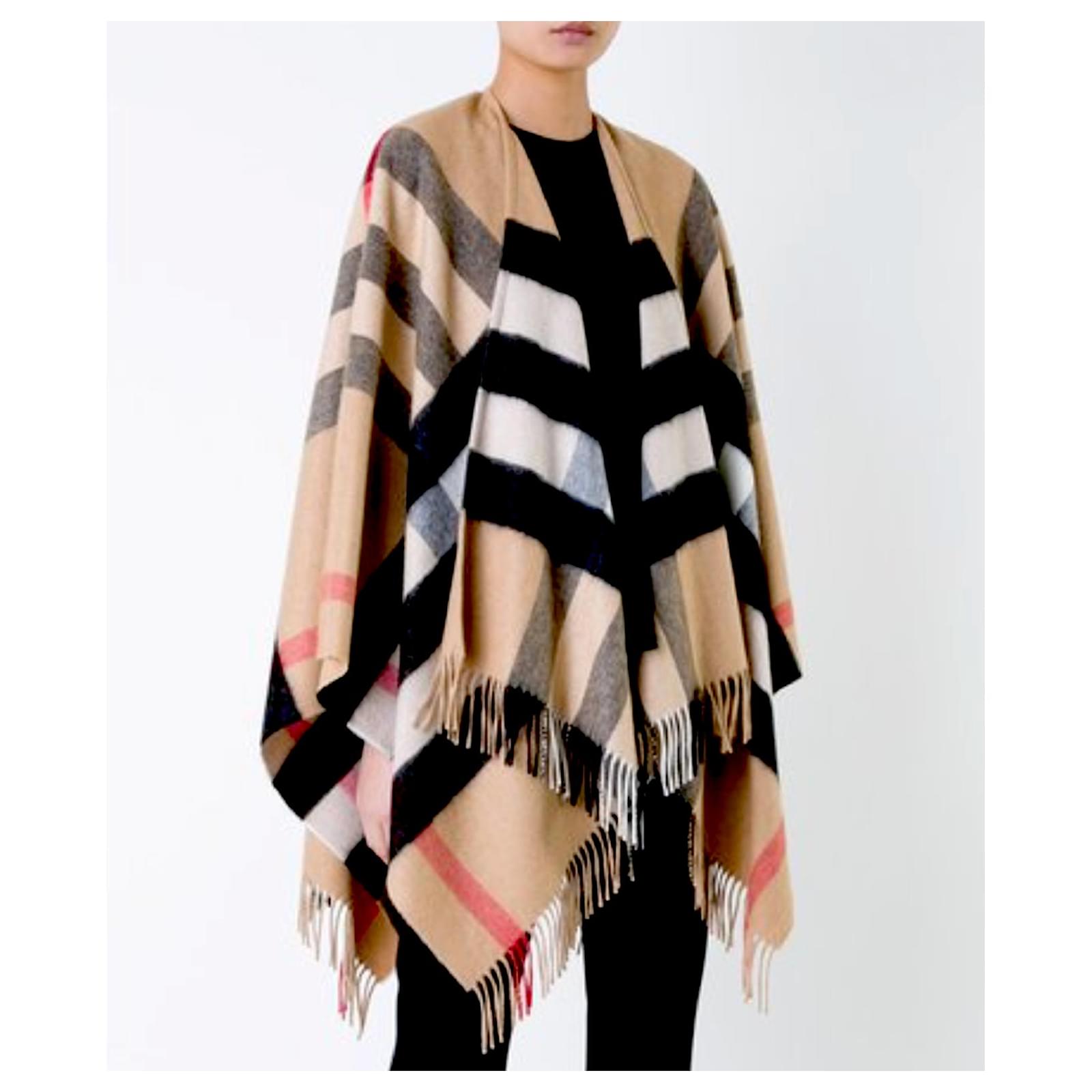 Poncho Cape burberry camélia 50% cachemire 50% laine mérinos excellent état  Caramel  - Joli Closet