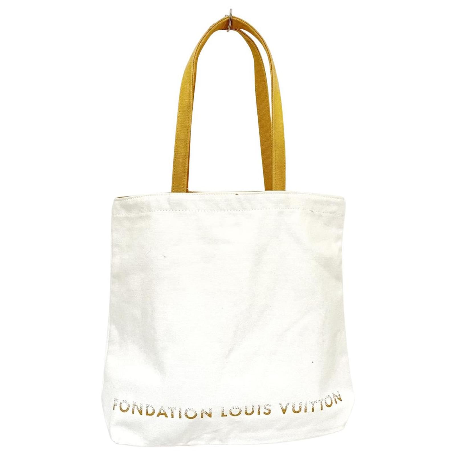 fondation louis vuitton tote bag