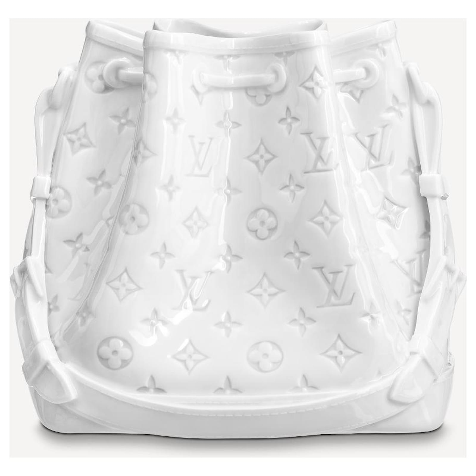 Tote Louis Vuitton White in Plastic - 17195832