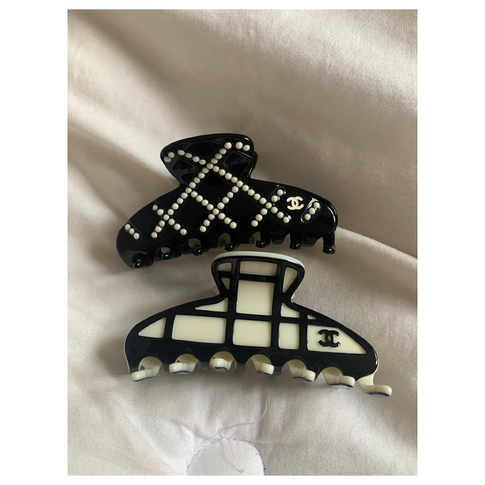 Chanel Hair accessories Black White Plastic ref.395407