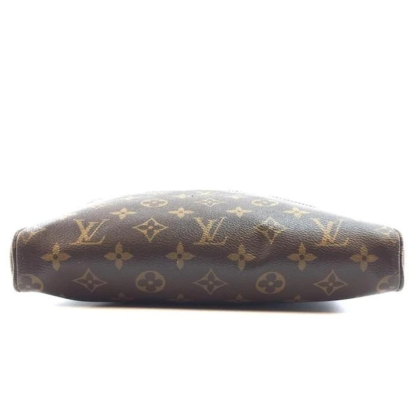 Louis Vuitton Trotter Beaubourg Brown Monogram Canvas Shoulder Bag Leather  ref.395687 - Joli Closet