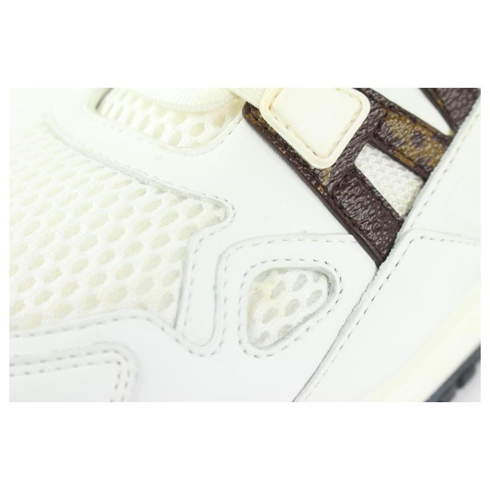 Louis Vuitton Run Away Sneakers Womens 35 $1160 White Monogram Full Set  Logo
