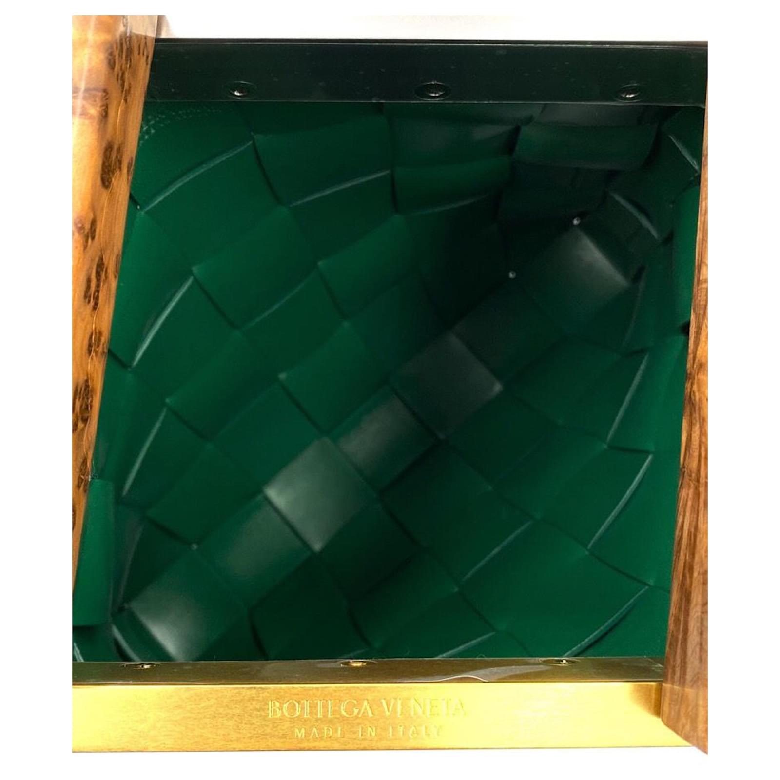 Bottega Veneta pouch in khaki green leather ref.399313 - Joli Closet