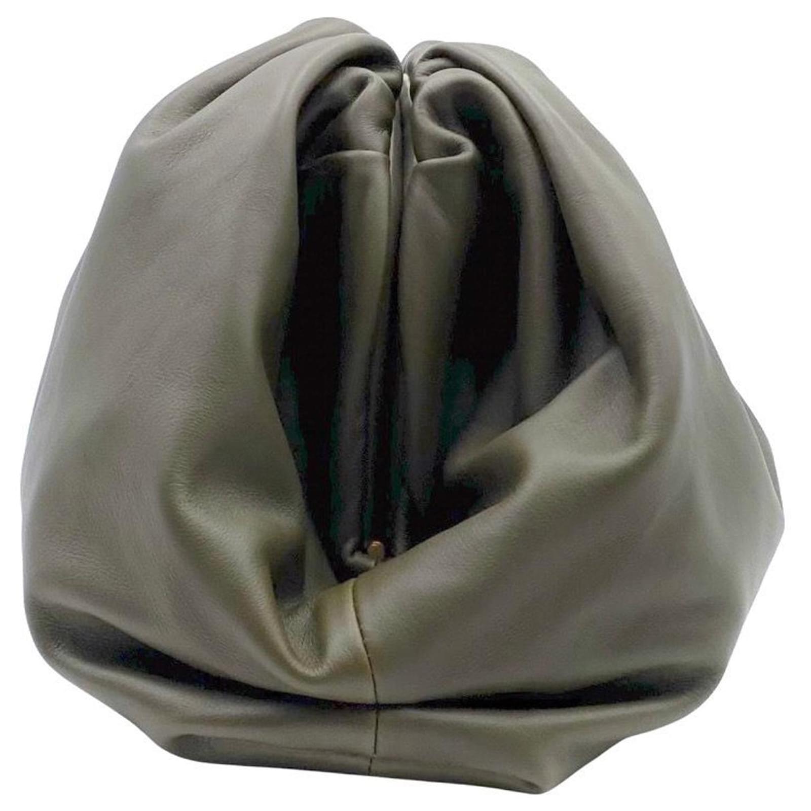 Bottega Veneta pouch in khaki green leather ref.399313 - Joli Closet
