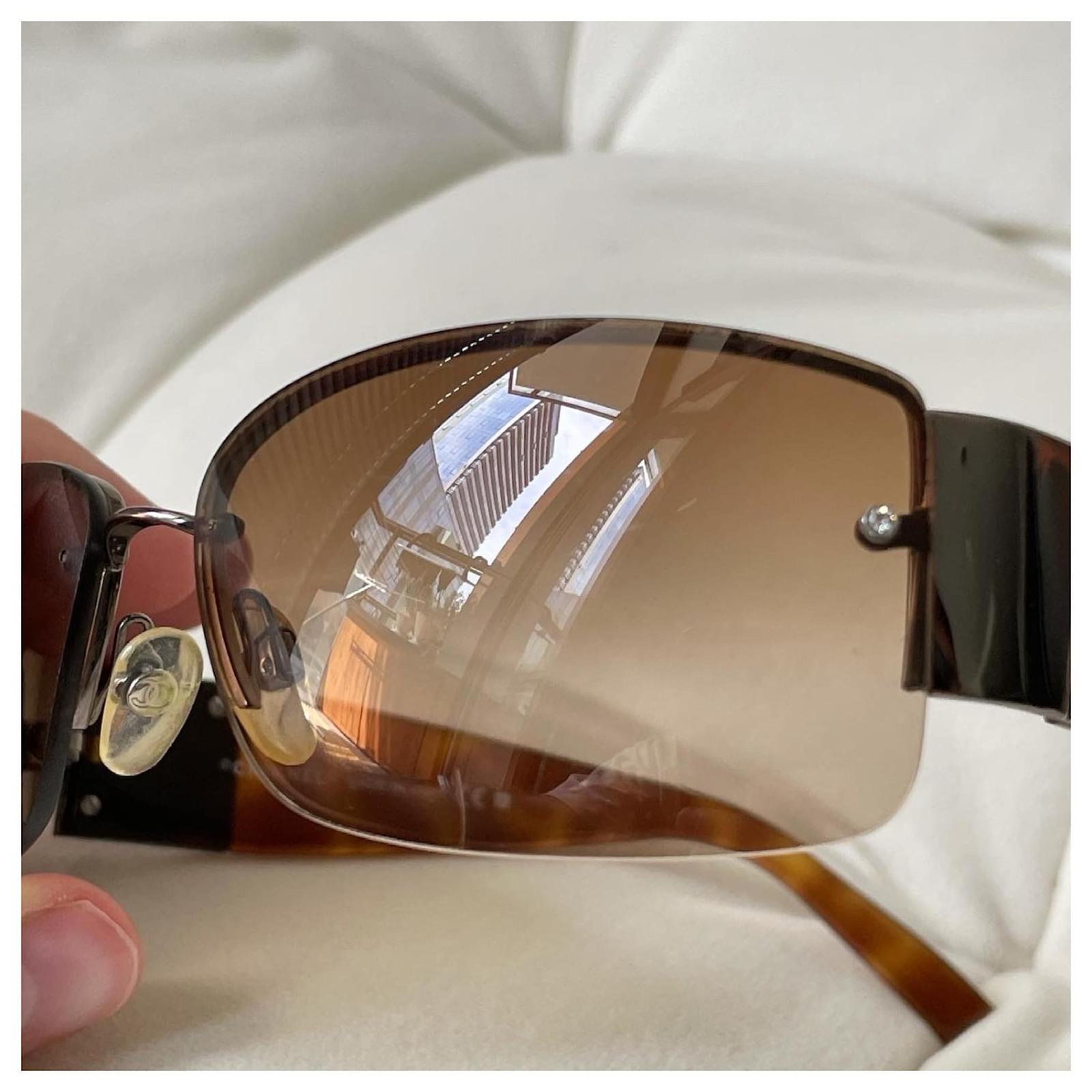 Oversized sunglasses Chanel Brown in Plastic - 35584954