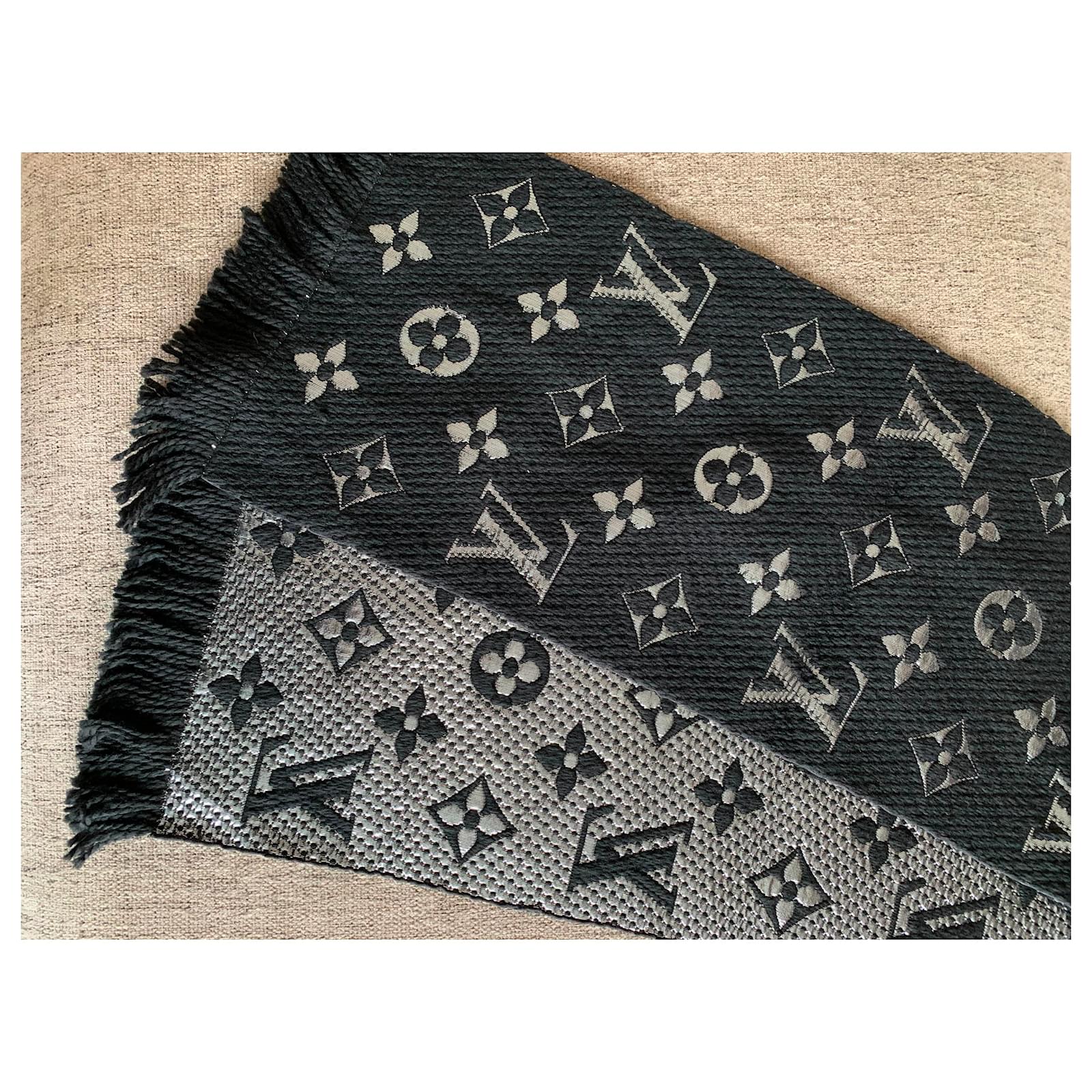 Louis Vuitton Logomania Shine wool scarf Black ref.400364 - Joli Closet