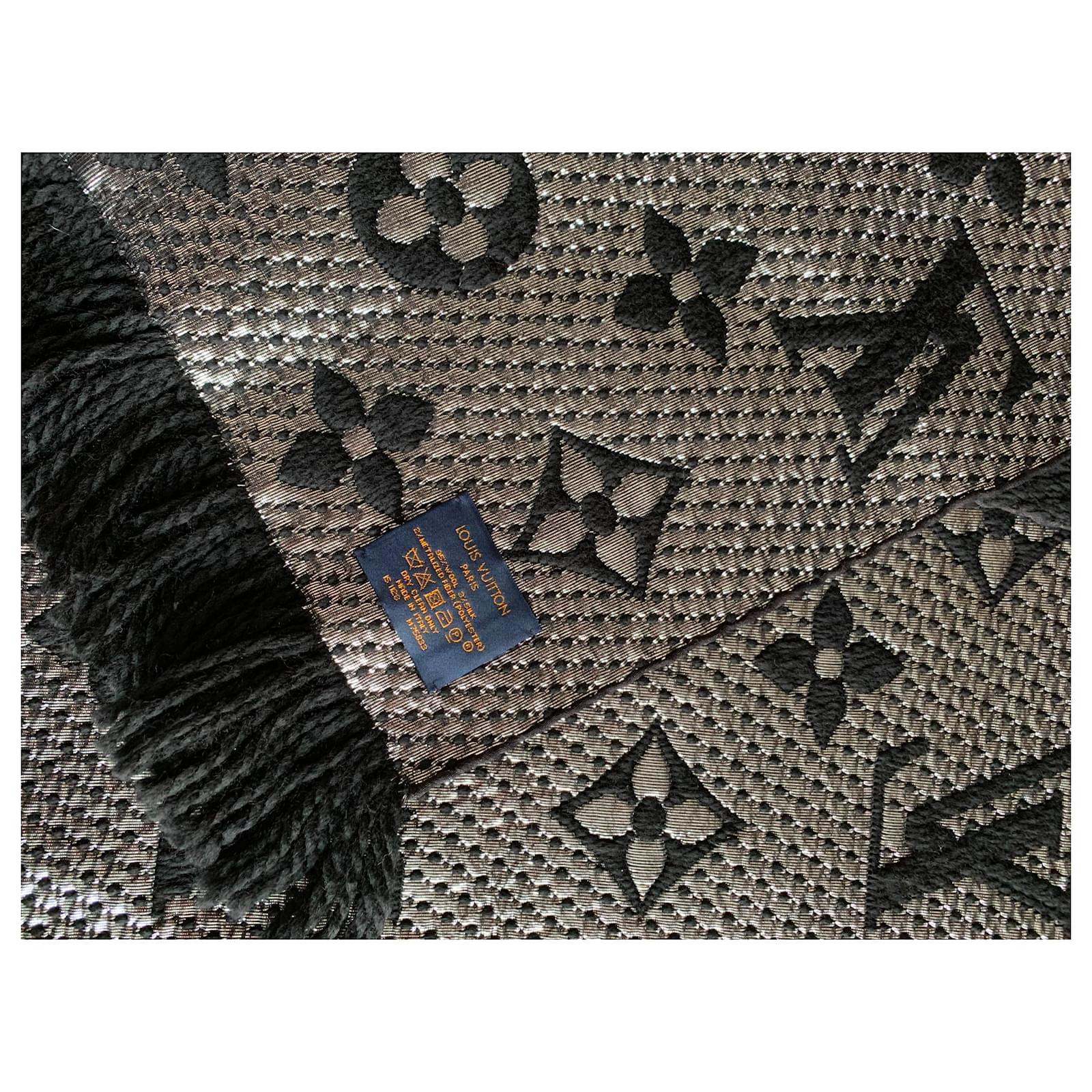 Louis Vuitton Logomania Shine wool scarf Black ref.400364 - Joli Closet