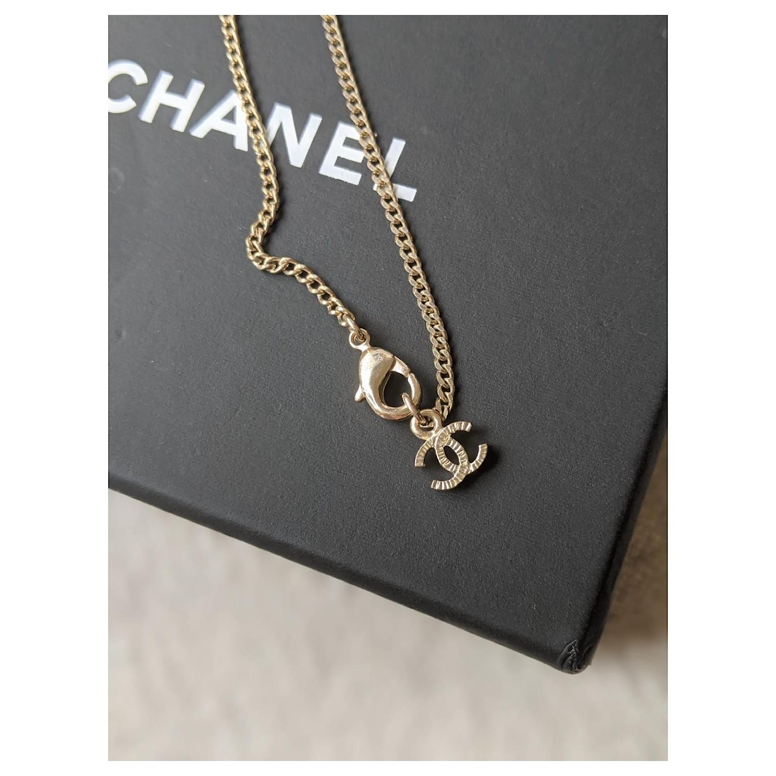 Chanel CC A19S Runway Rainbow Crystals Logo Necklace Multiple colors ...