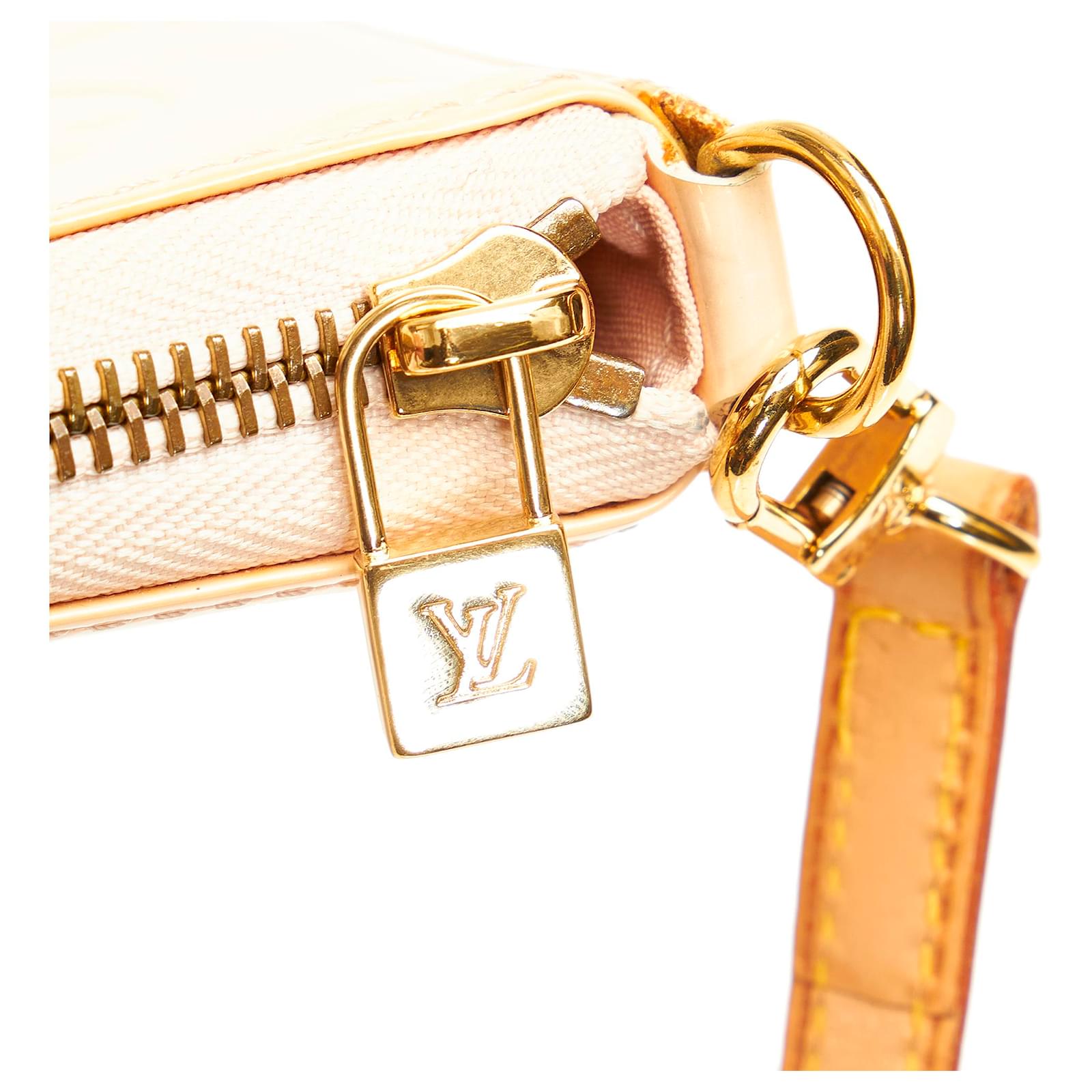 Louis Vuitton White Vernis Mallory Brown Light brown Leather Patent leather  ref.402135 - Joli Closet