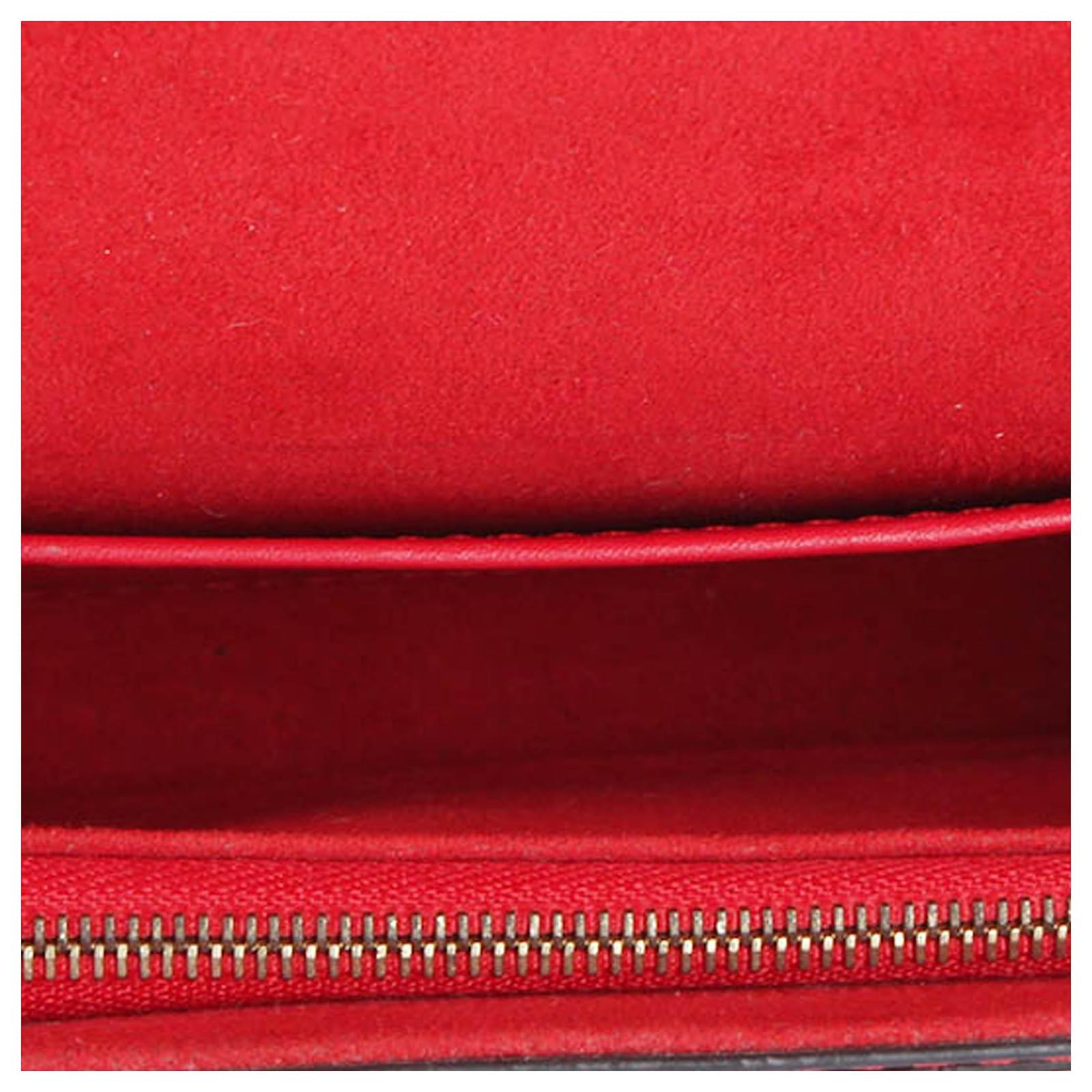 Louis Vuitton Red Chain Louise GM Golden Leather Metal Pony-style calfskin  ref.403189 - Joli Closet