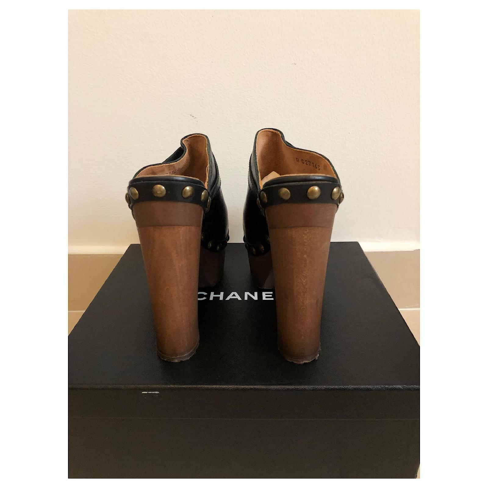 Chanel Clogs Brown Leather ref.403889 - Joli Closet
