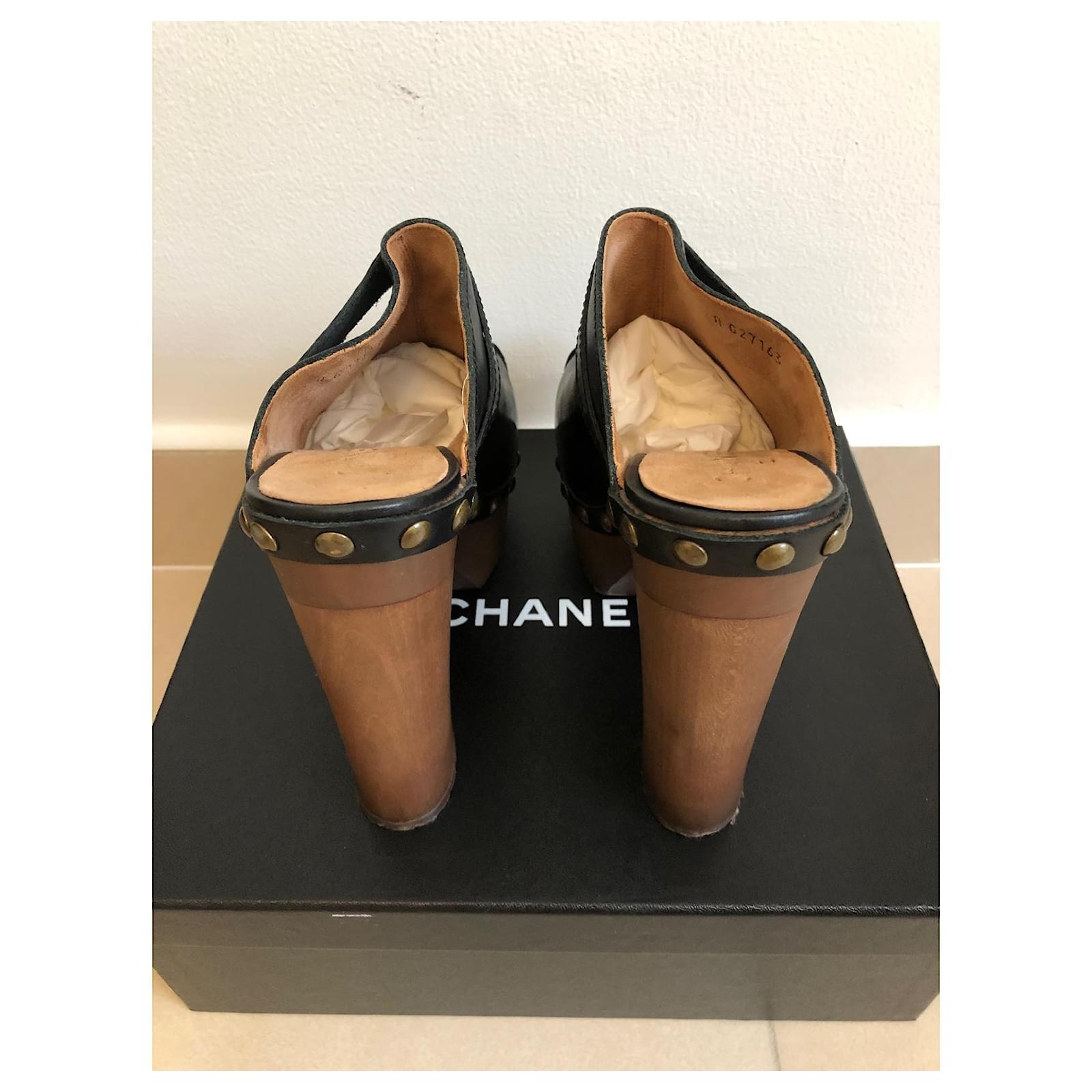 Chanel Clogs Brown Leather ref.403889 - Joli Closet